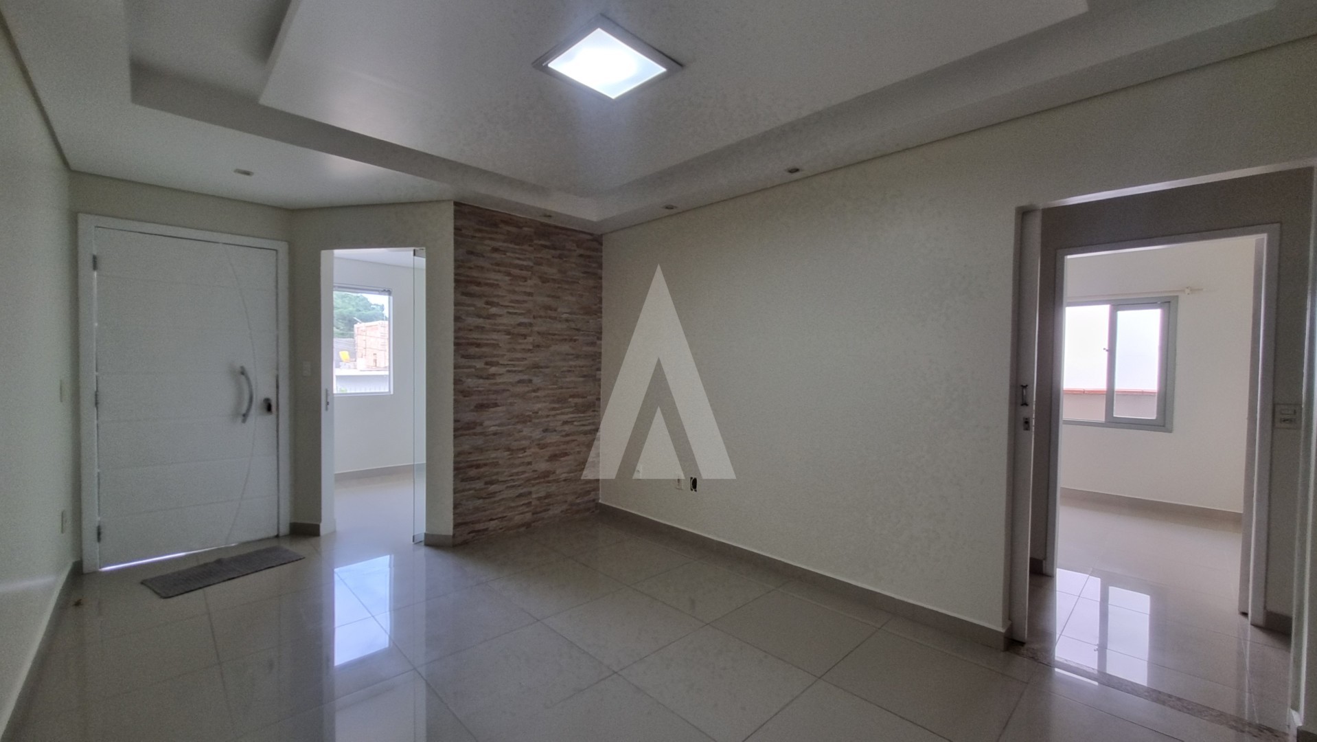 Casa residencial com 3 quartos, sendo 01 suite. e 2 vaga de garagem no bairro Floresta. — foto 5