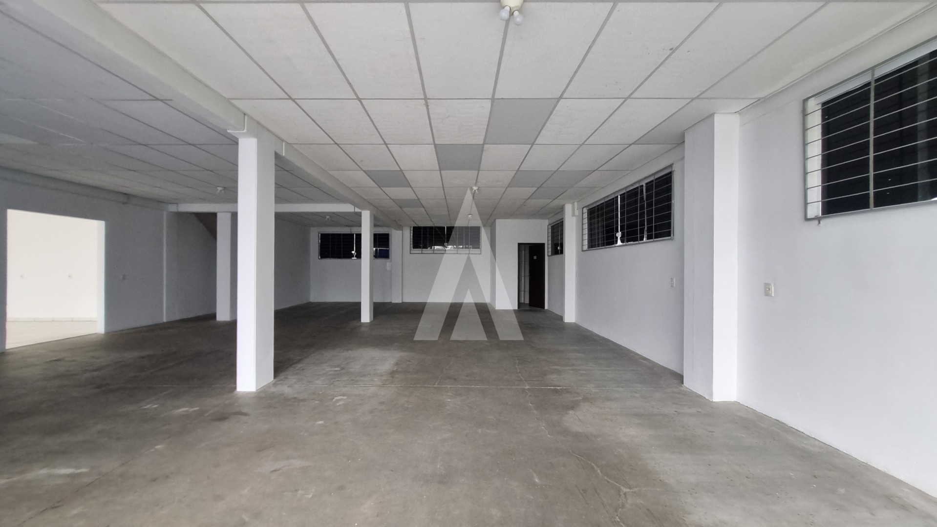 Sala comercial localizada no bairro Vila Nova, com 2 lavabos e estacionamento. — foto 3