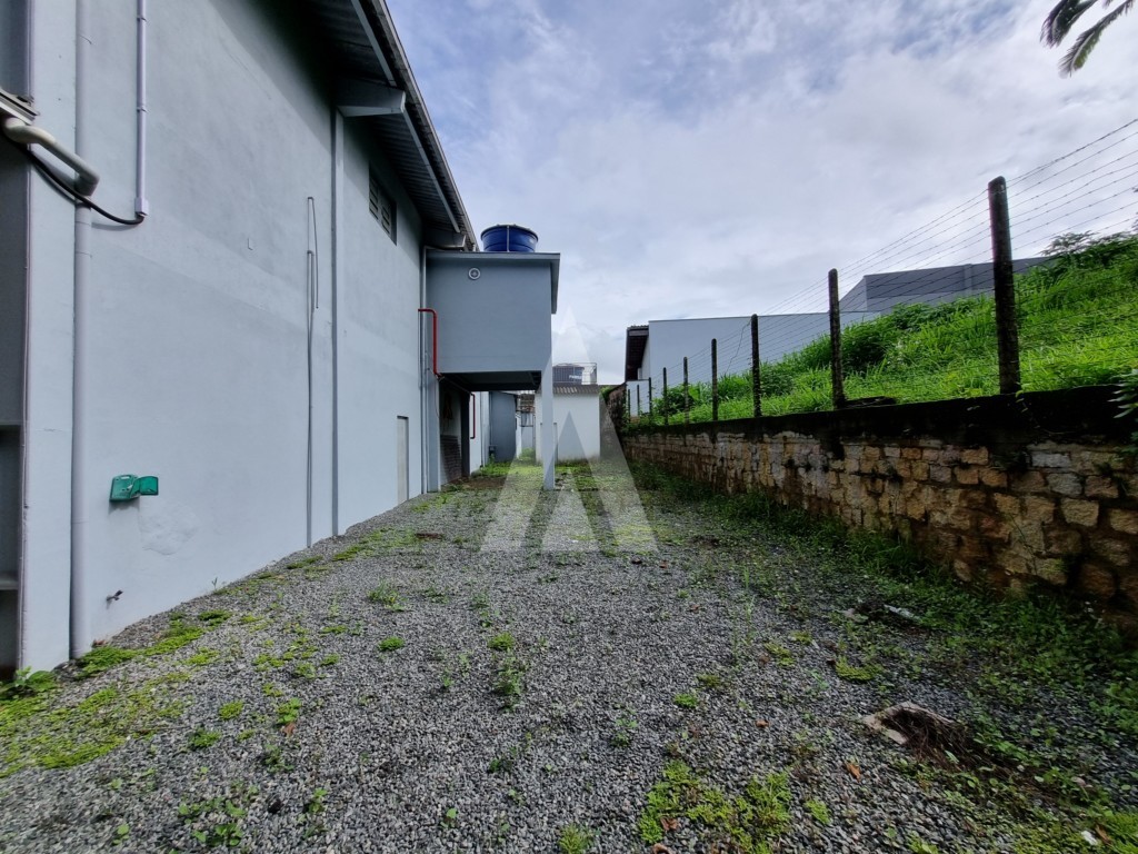 Sala comercial no Bairro Floresta, com espaço para estacionamento. — foto 4