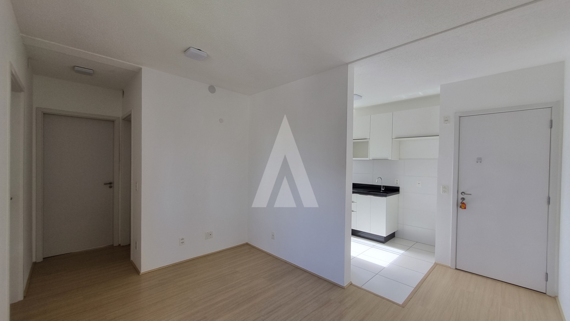 Apartamento no bairro Boehmerwald com 2 quartos, cozinha com armários e 1 vaga de garagem. — foto 2