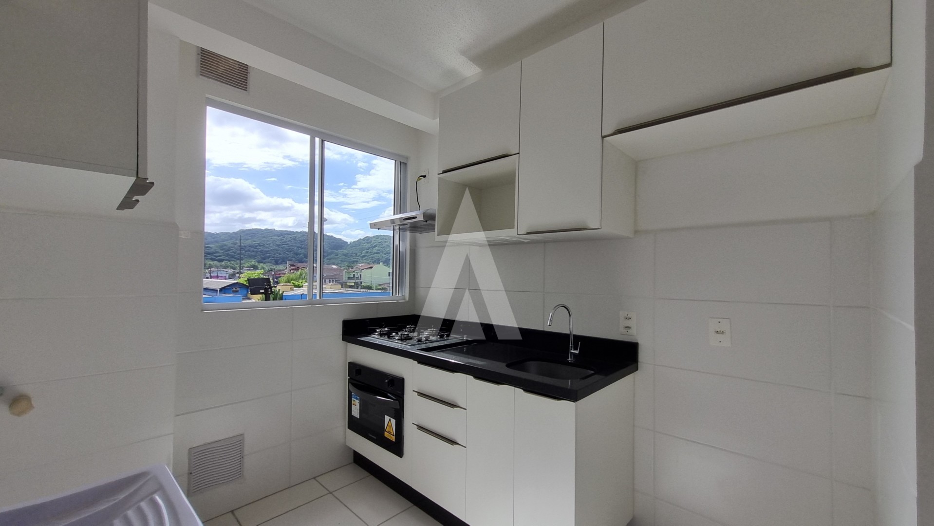 Apartamento no bairro Boehmerwald com 2 quartos, cozinha com armários e 1 vaga de garagem. — foto 6