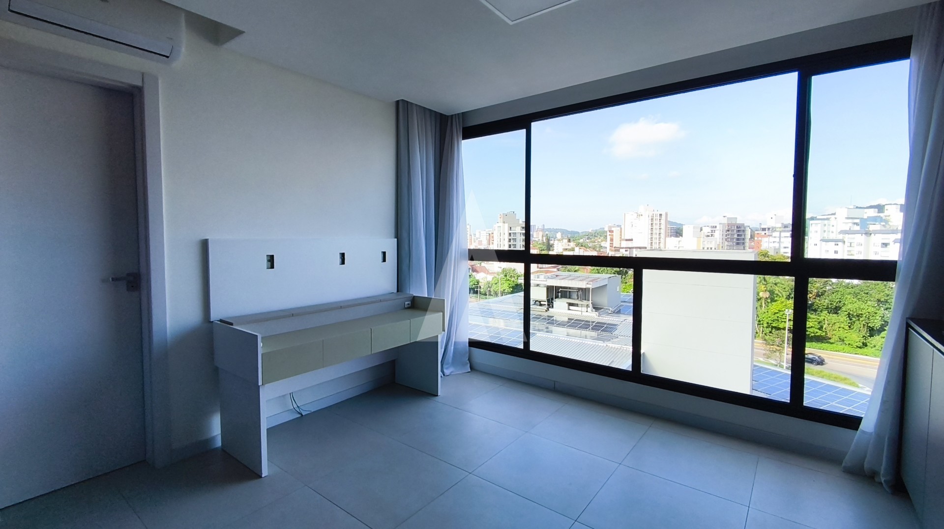 Apartamento com 1 quarto e 1 vaga de garagem no bairro Saguaçu. — foto 3
