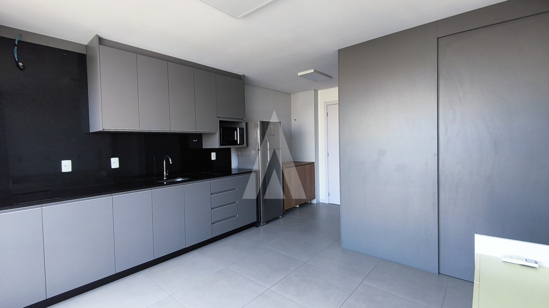 Apartamento com 1 quarto e 1 vaga de garagem no bairro Saguaçu. — foto 5