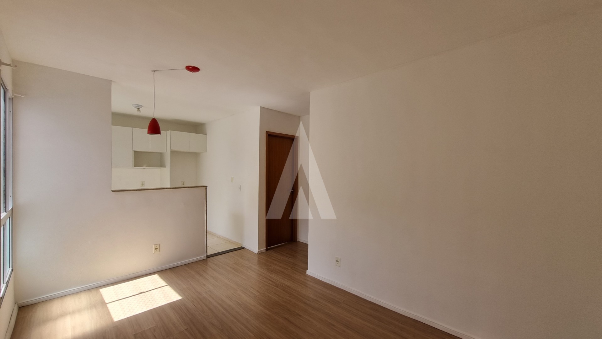 Apartamento no Vila Nova com 2 quartos, cozinha com pia e 1 vaga de garagem. — foto 2