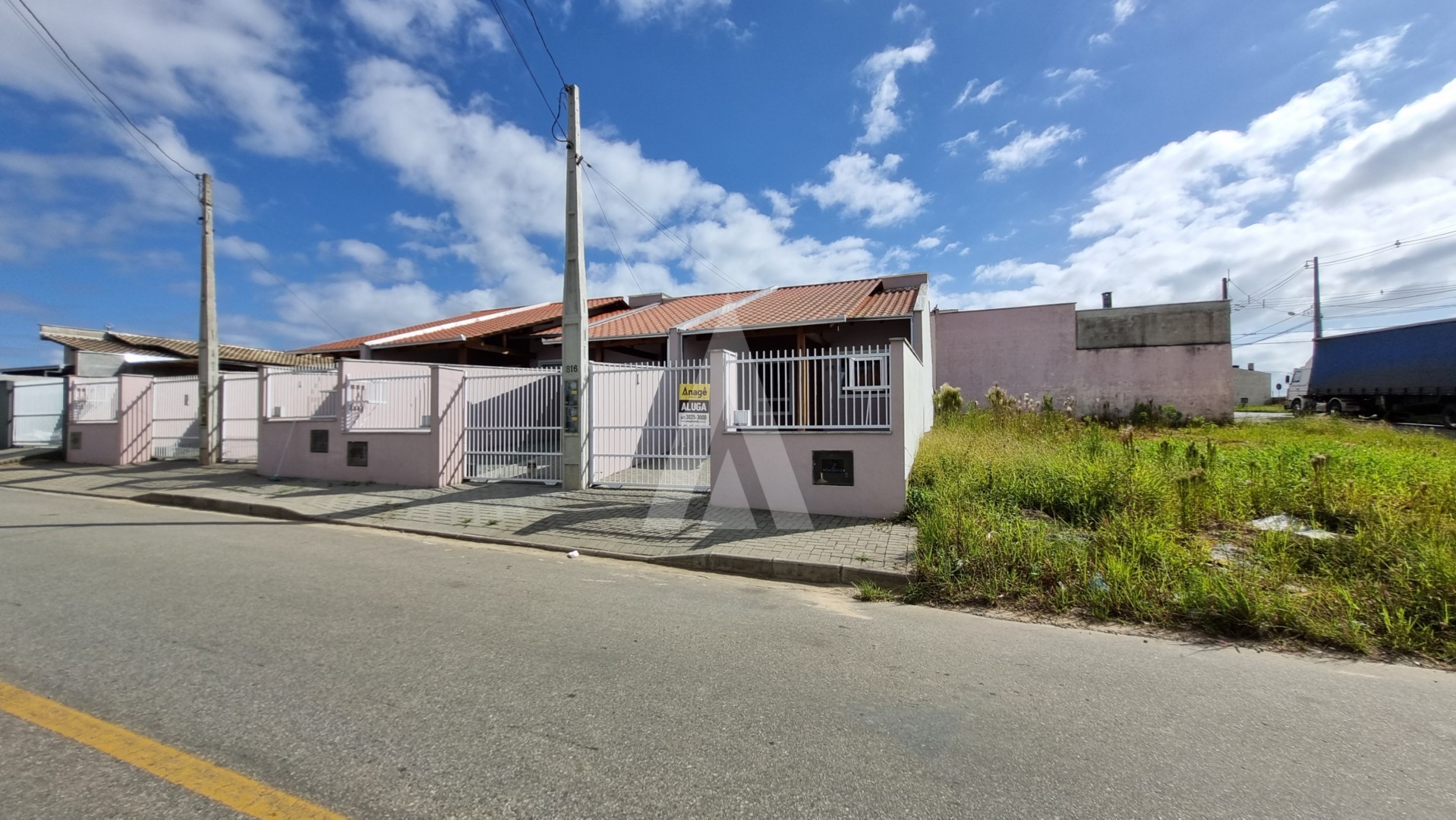 Casa residencial com 2 quartos, no Bairro Itinga. — foto 3