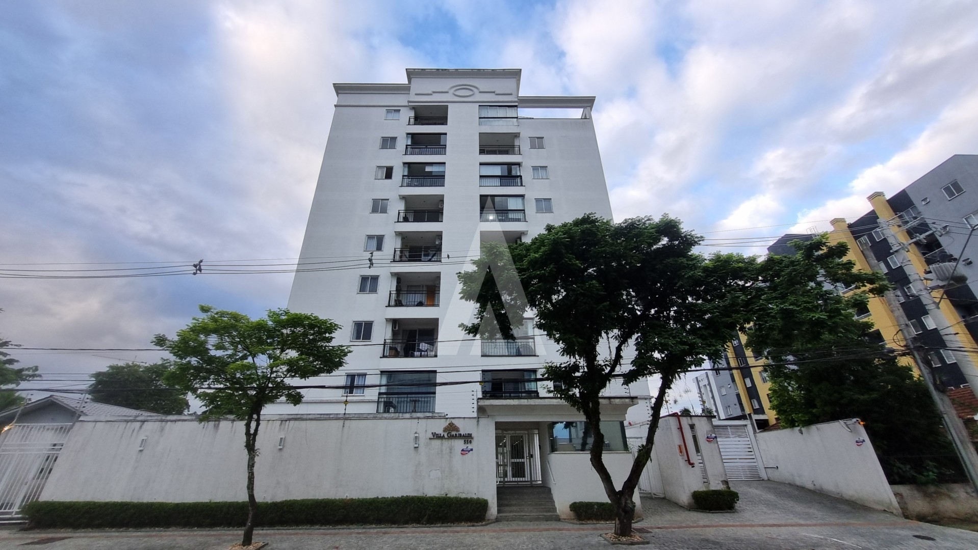 Apartamento com 02 dormitórios mobiliado, no Anita Garibaldi. - foto 1