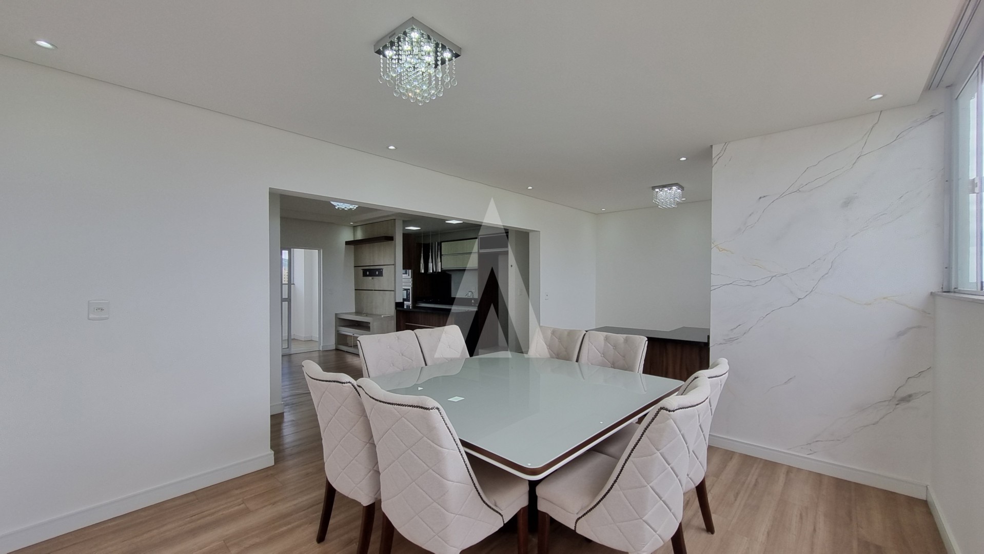 Apartamento semimobiliado com 3 quartos, sendo 1 suíte, churrasqueira e cozinha com armários no Bairro Bucarein — foto 6