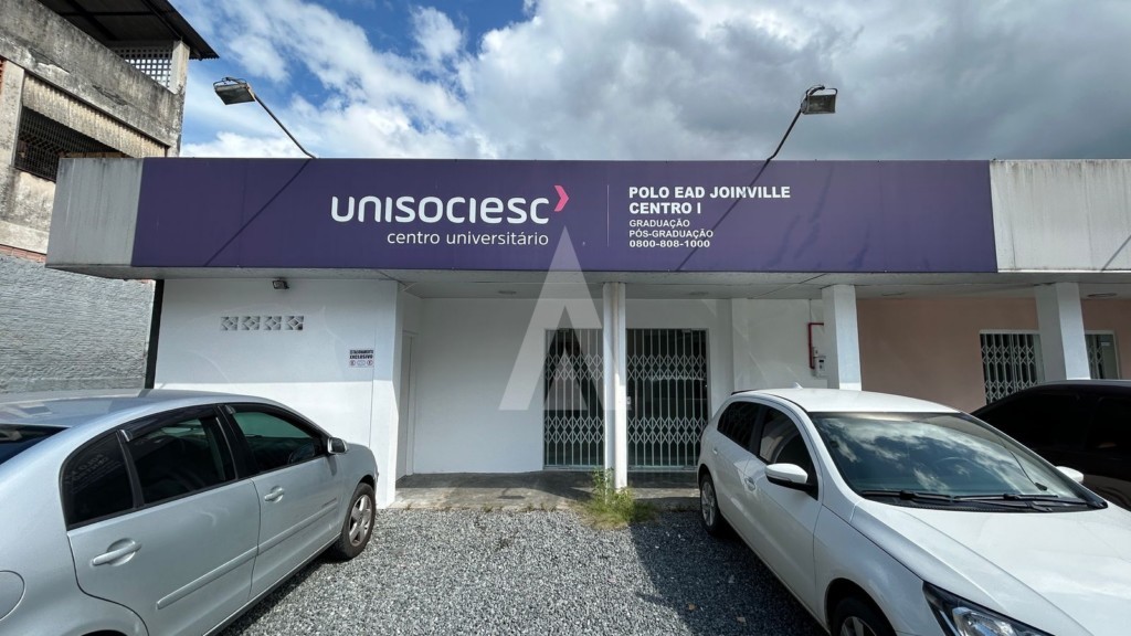 Loja comercial com 144m no centro de Joinville, conta com 6 divisórias, possui 3 banheiros, sendo um adaptado para PCD . - foto 1