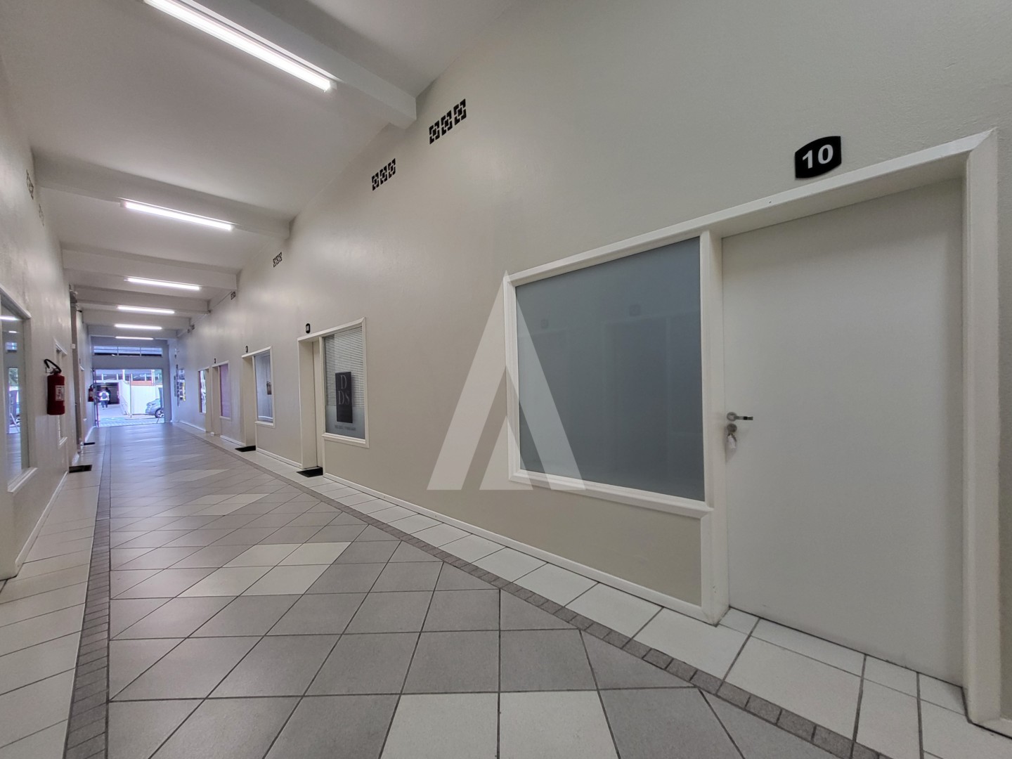 Sala Comercial com 55m de área privativa, localizada no Centro de Joinville - SC. — foto 4