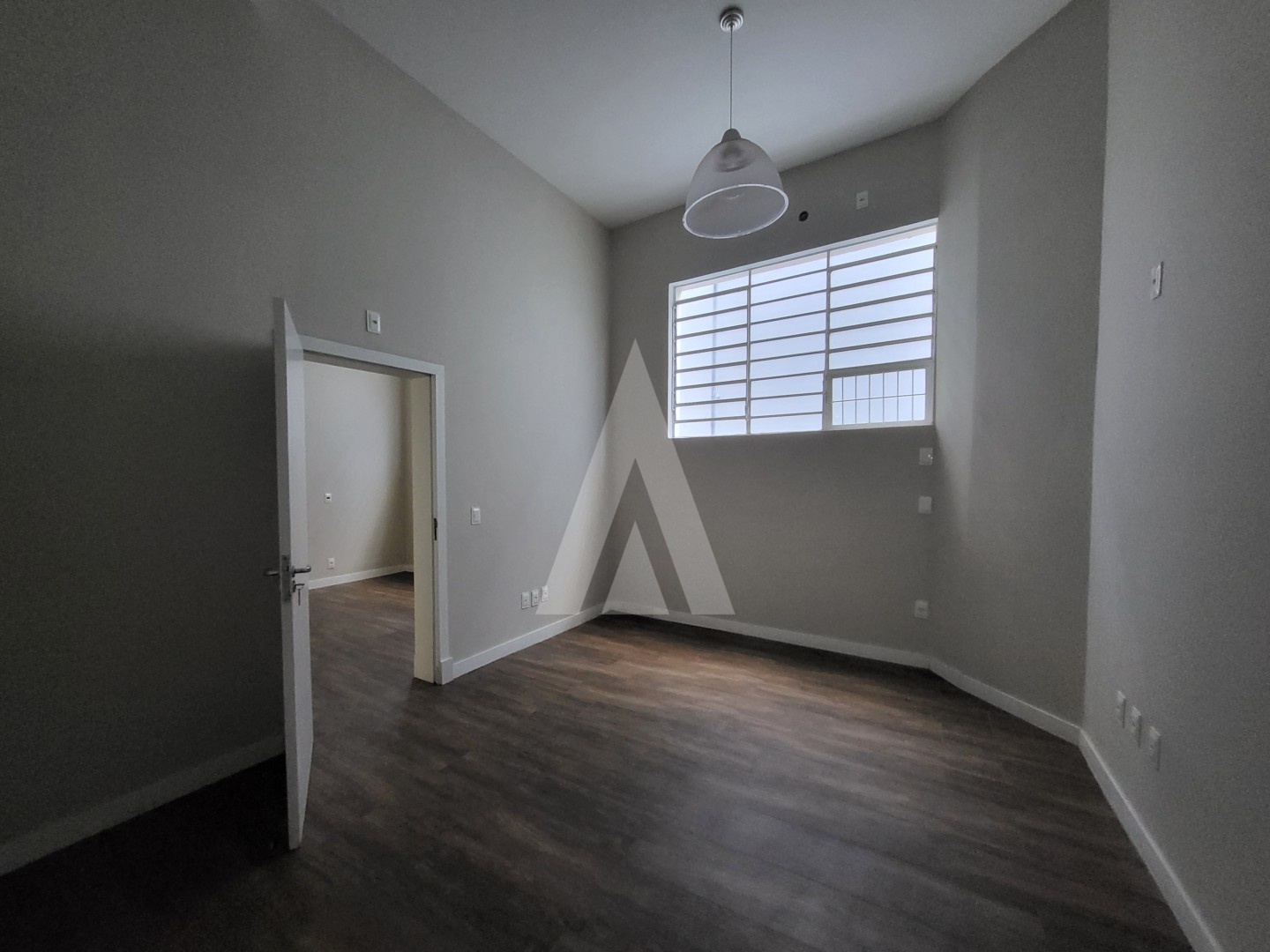 Sala Comercial com 55m de área privativa, localizada no Centro de Joinville - SC. — foto 5