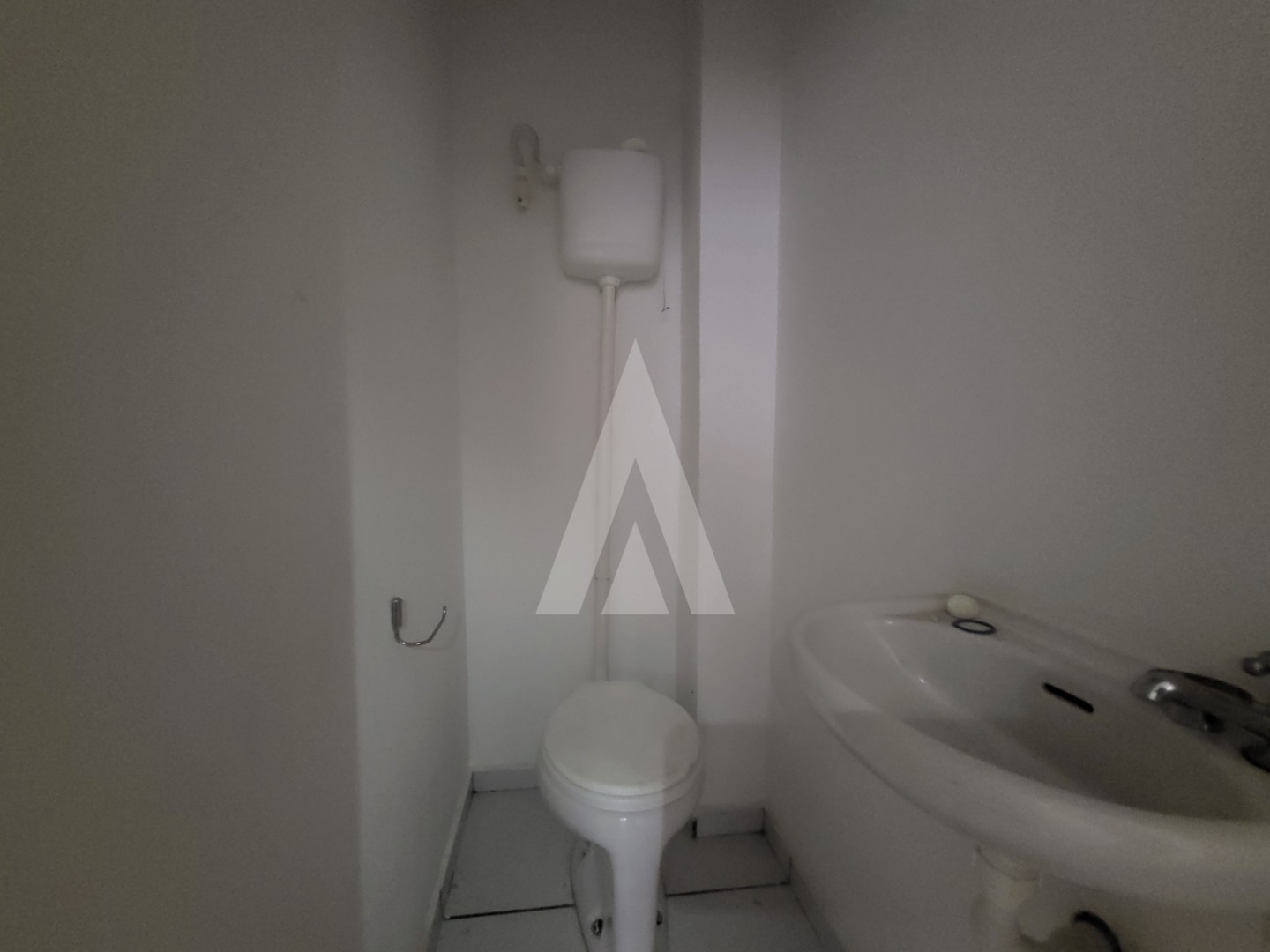 Sala Comercial com 30m de área privativa, localizada no Centro de Joinville - SC. — foto 7