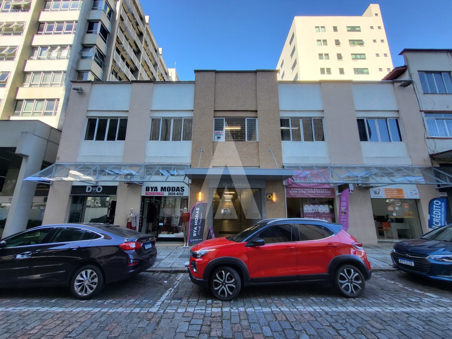 Sala Comercial com 30m de área privativa, localizada no Centro de Joinville - SC. - foto 1