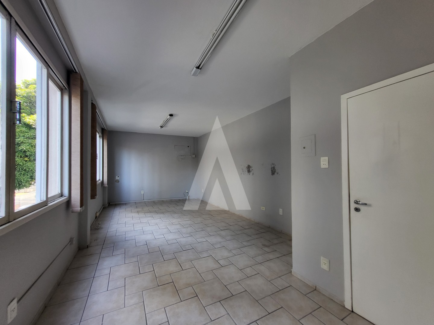 Sala Comercial com 30m de área privativa, localizada em Joinville - SC. — foto 6