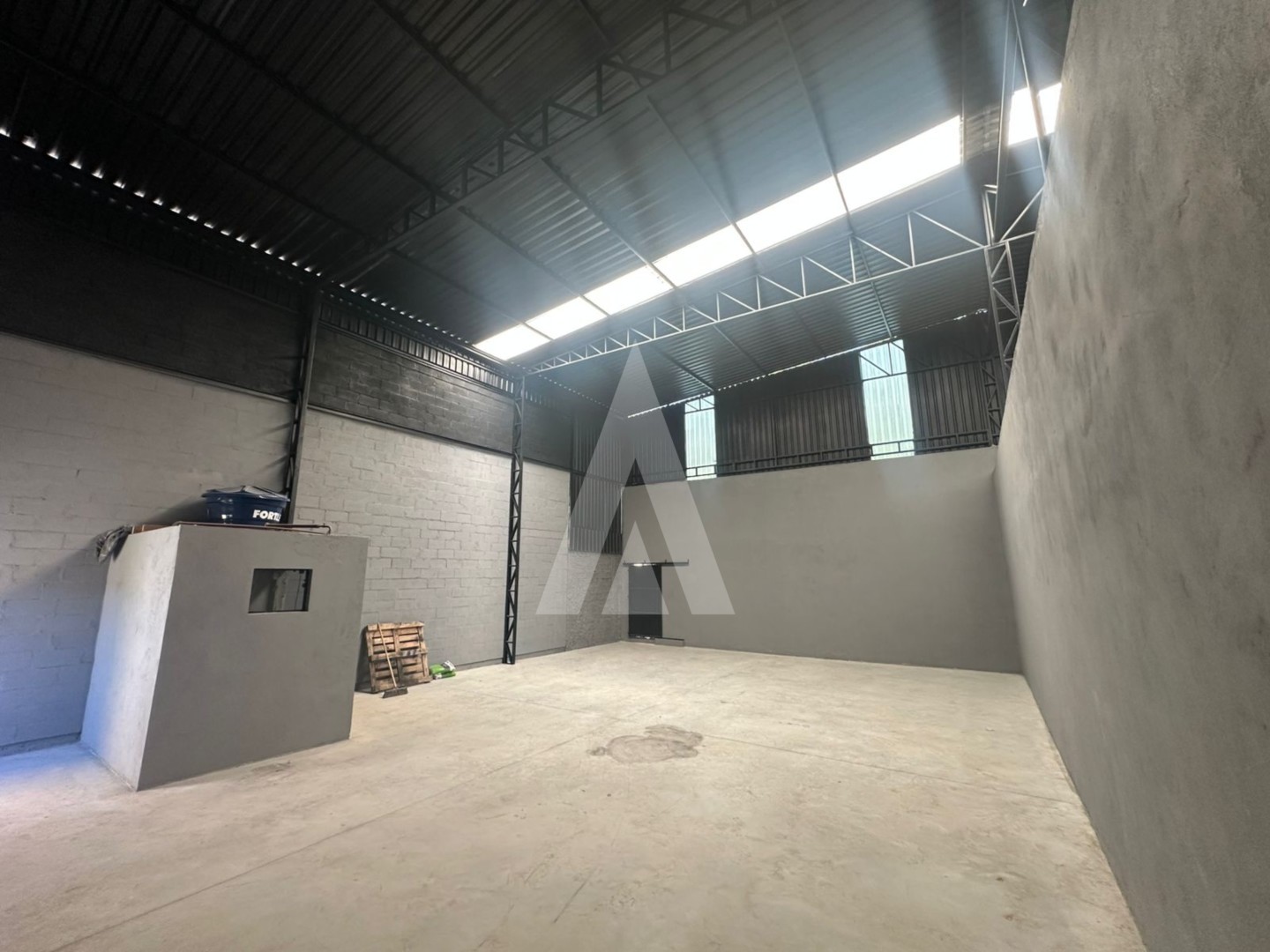 Galpão em Araquari com 240m total e 150m de construção — foto 3
