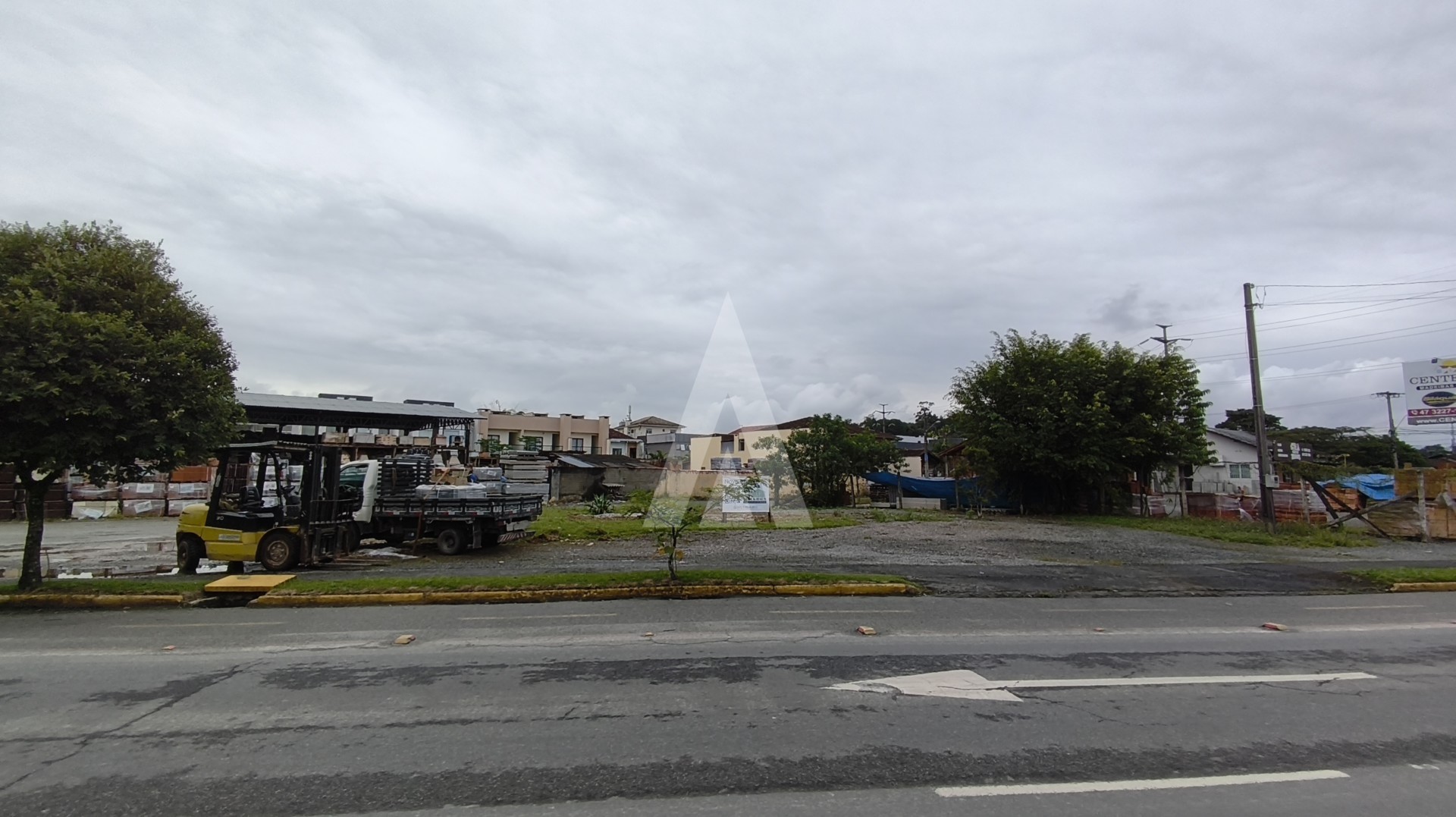 Terreno com 520m, próximo à rotatória da Dohler. - foto 1