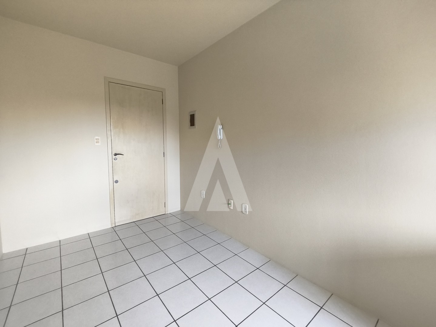 Apartamento no Santo Antônio com 1 quarto, cozinha com armário e 1 vaga de garagem individual coberta. — foto 3