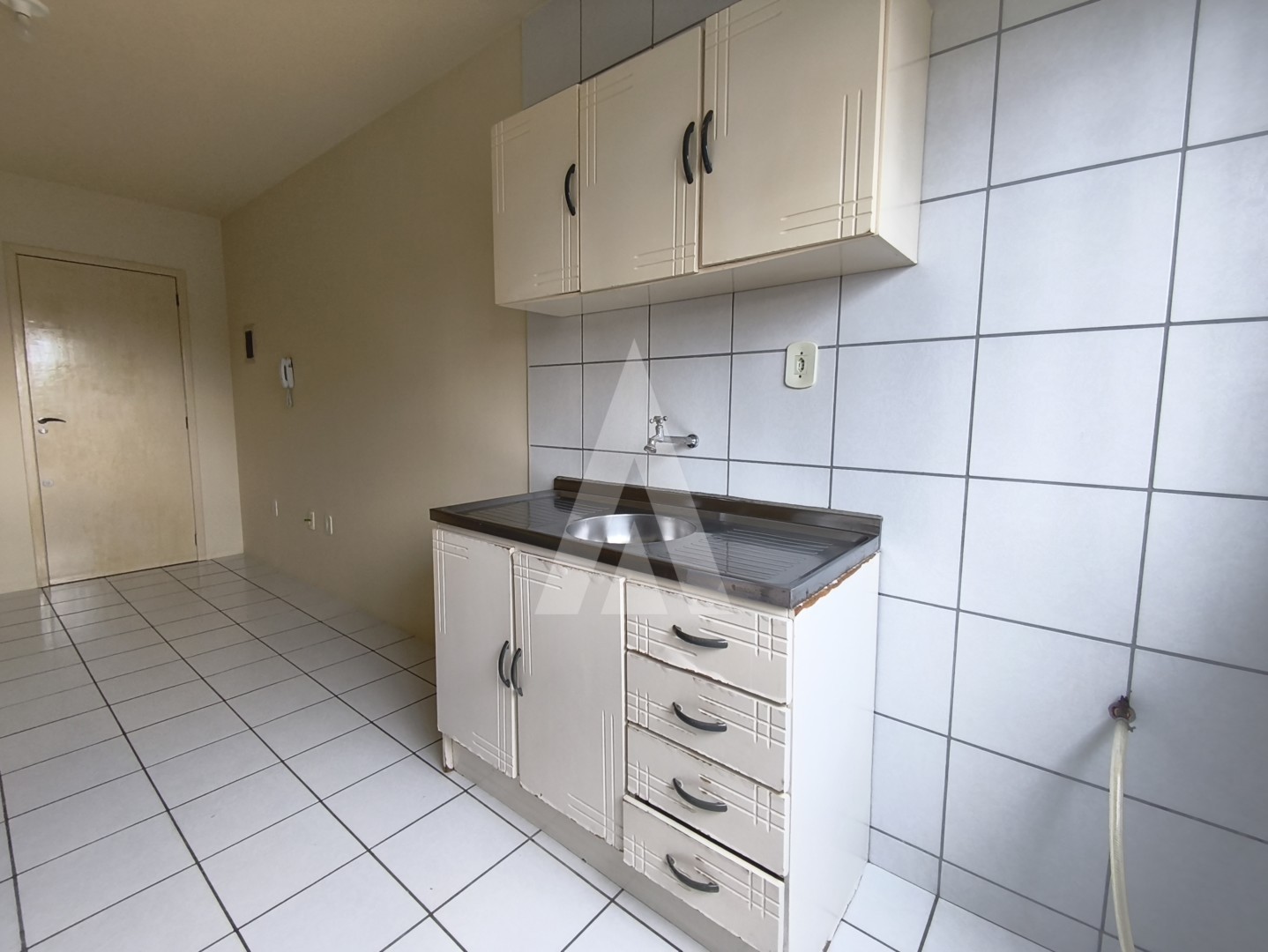 Apartamento no Santo Antônio com 1 quarto, cozinha com armário e 1 vaga de garagem individual coberta. — foto 6
