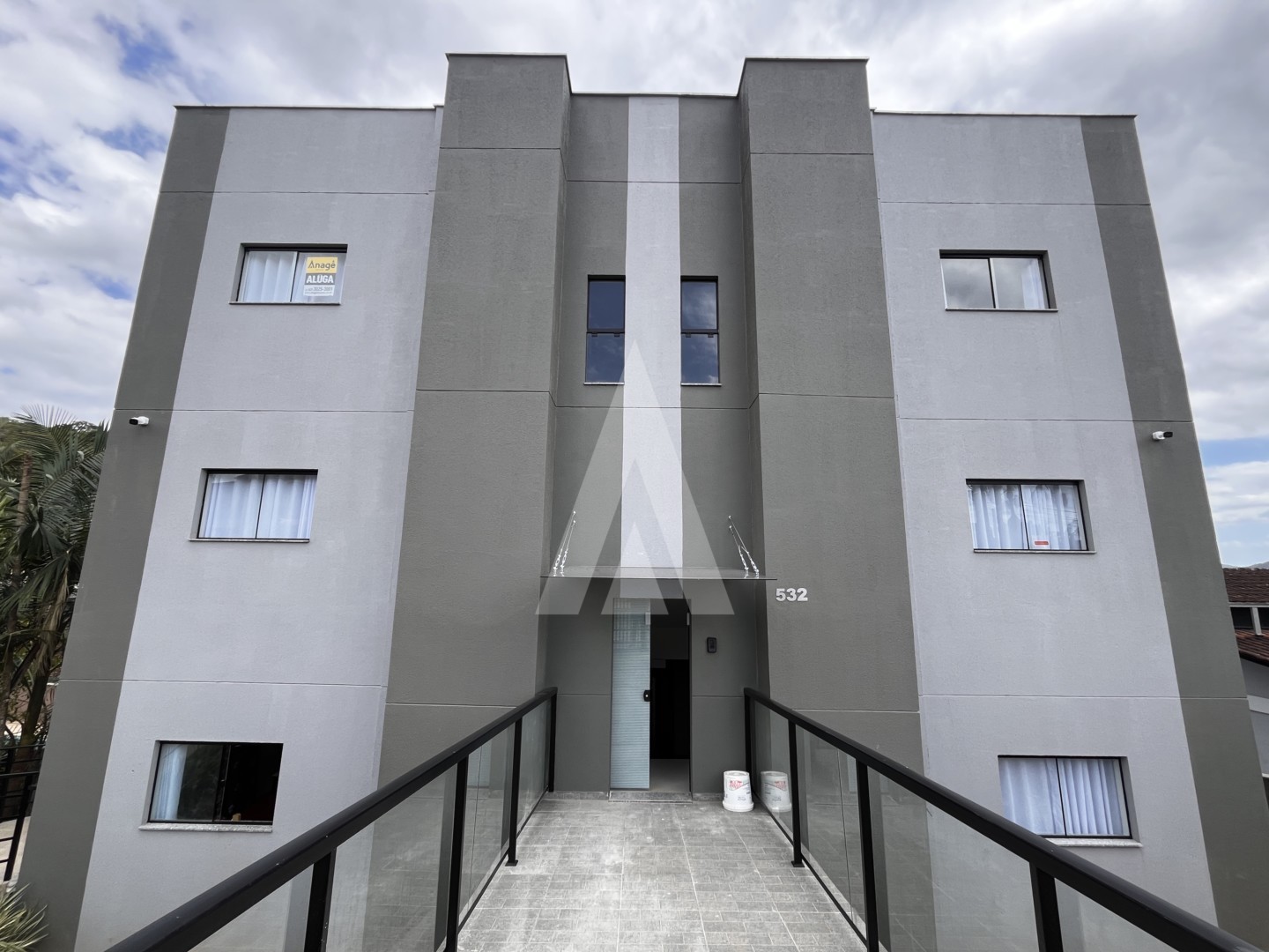 Apartamento studio, mobiliado, 1 dormitório, cozinha e bwc. - foto 1