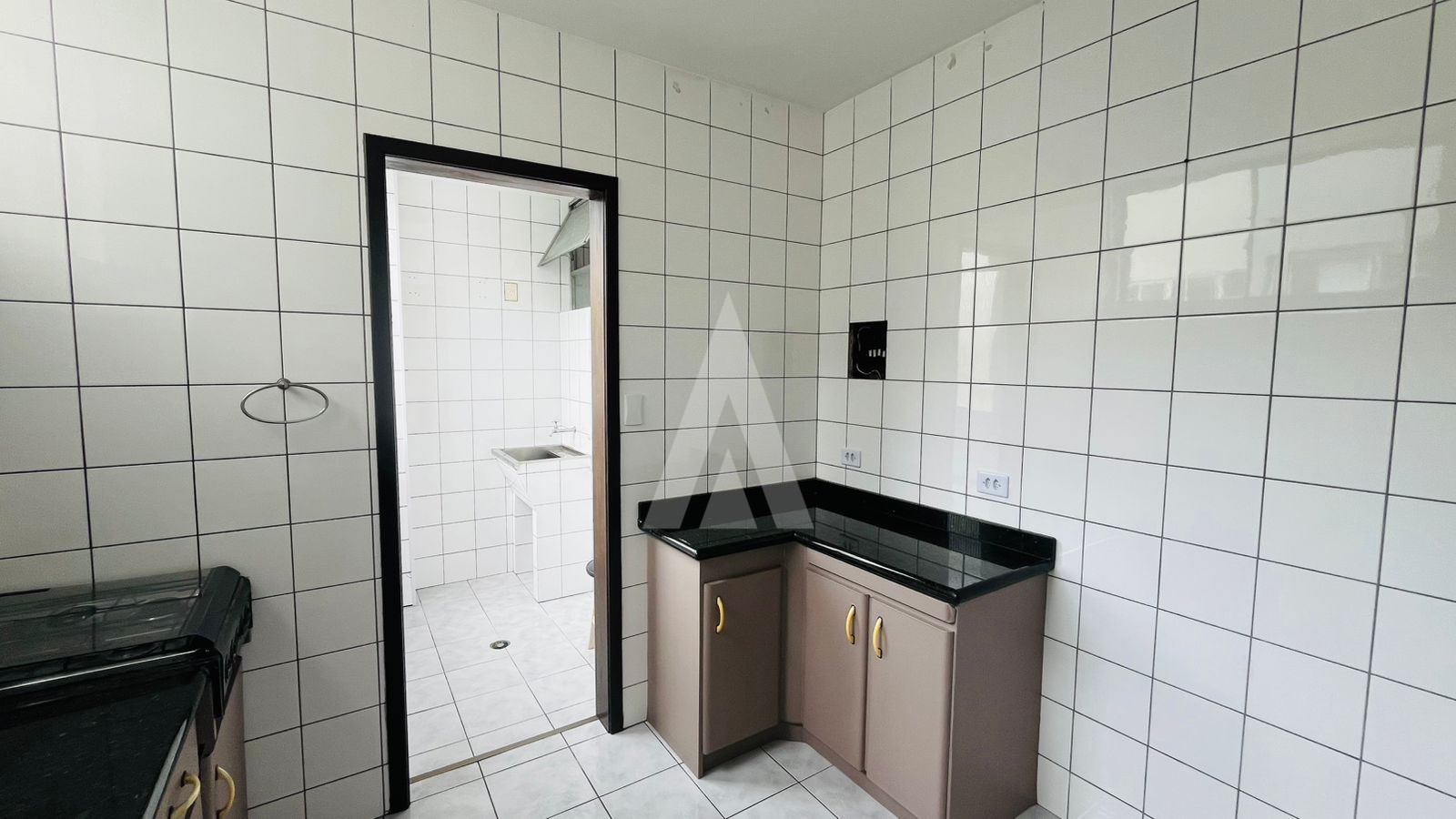 Apartamento com 3 quartos, armários na cozinha e 01 vaga de garagem. — foto 7