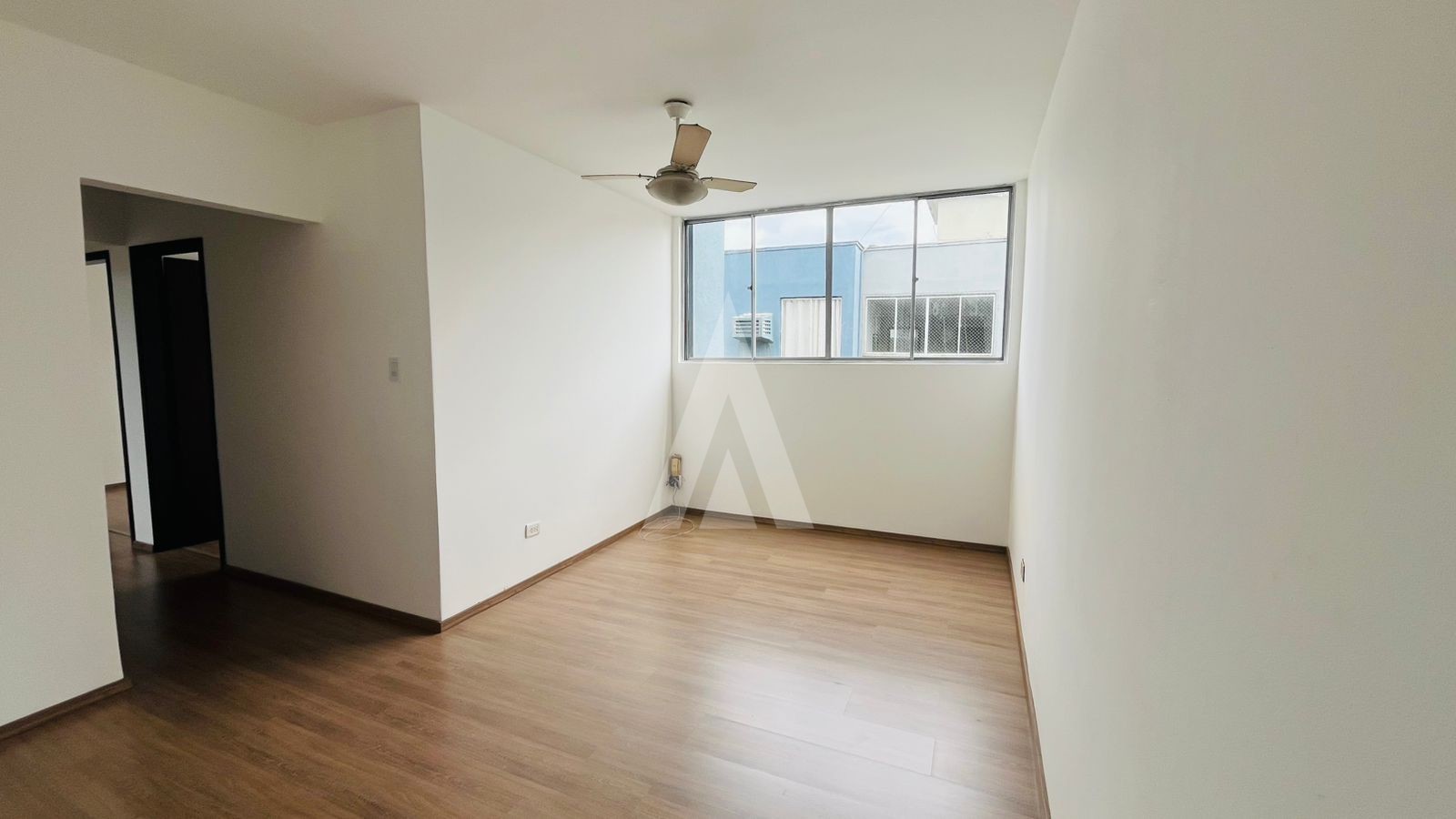 Apartamento com 3 quartos, armários na cozinha e 01 vaga de garagem. — foto 2