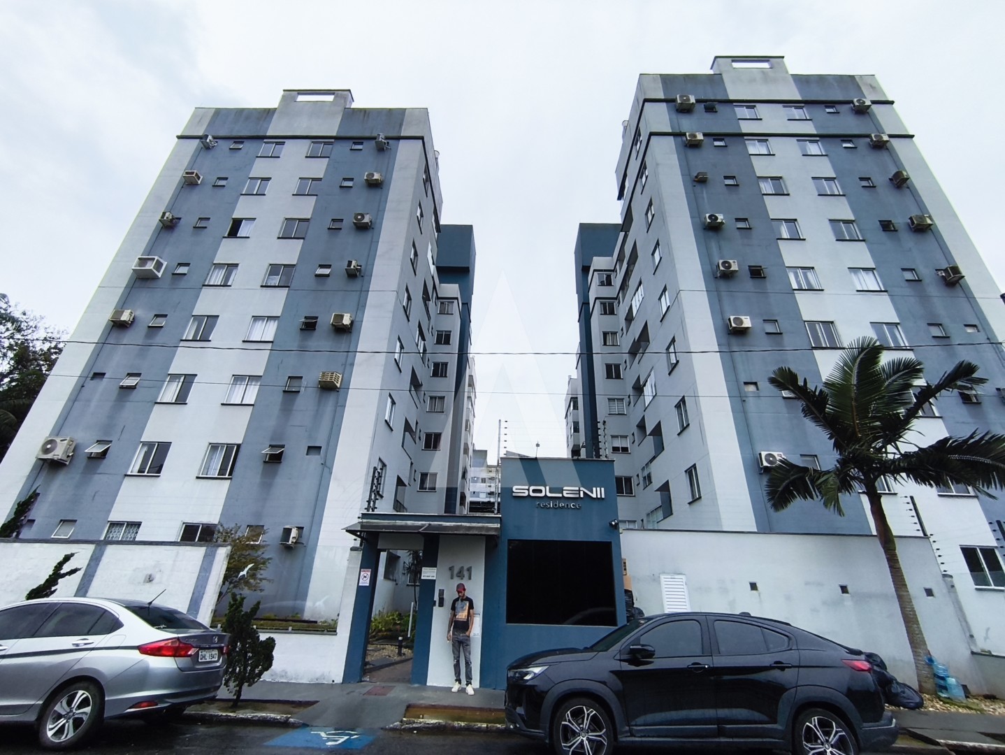 APARTAMENTO MOBILIADO NO COSTA E SILVA COM 02 QUARTOS - foto 1