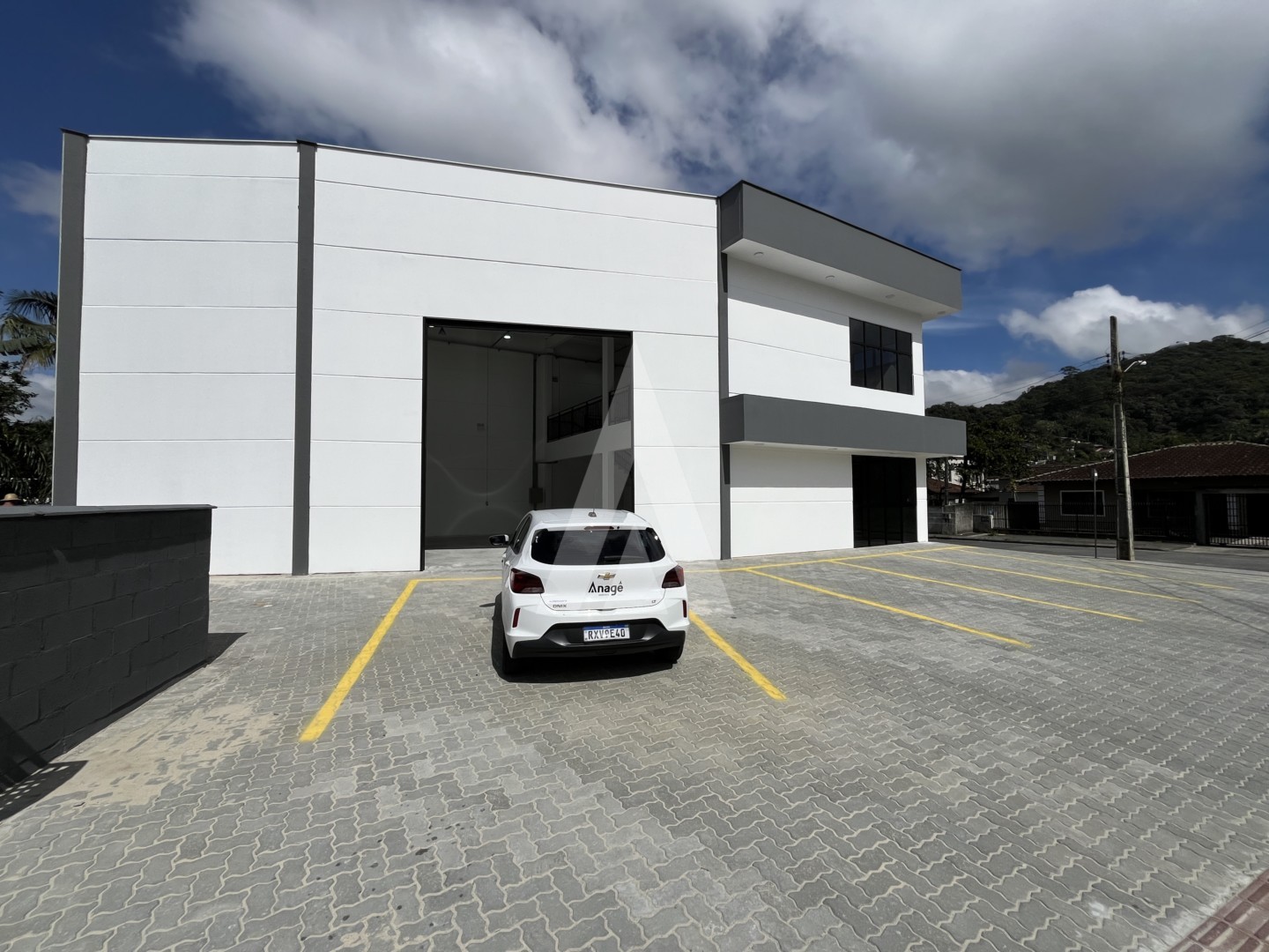 Imóvel comercial novo no bairro Iririu com 304,13 m — foto 6