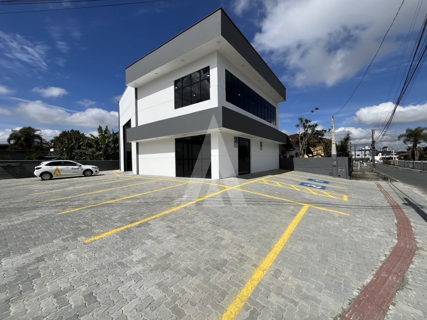 Imóvel comercial novo no bairro Iririu com 304,13 m — foto 3