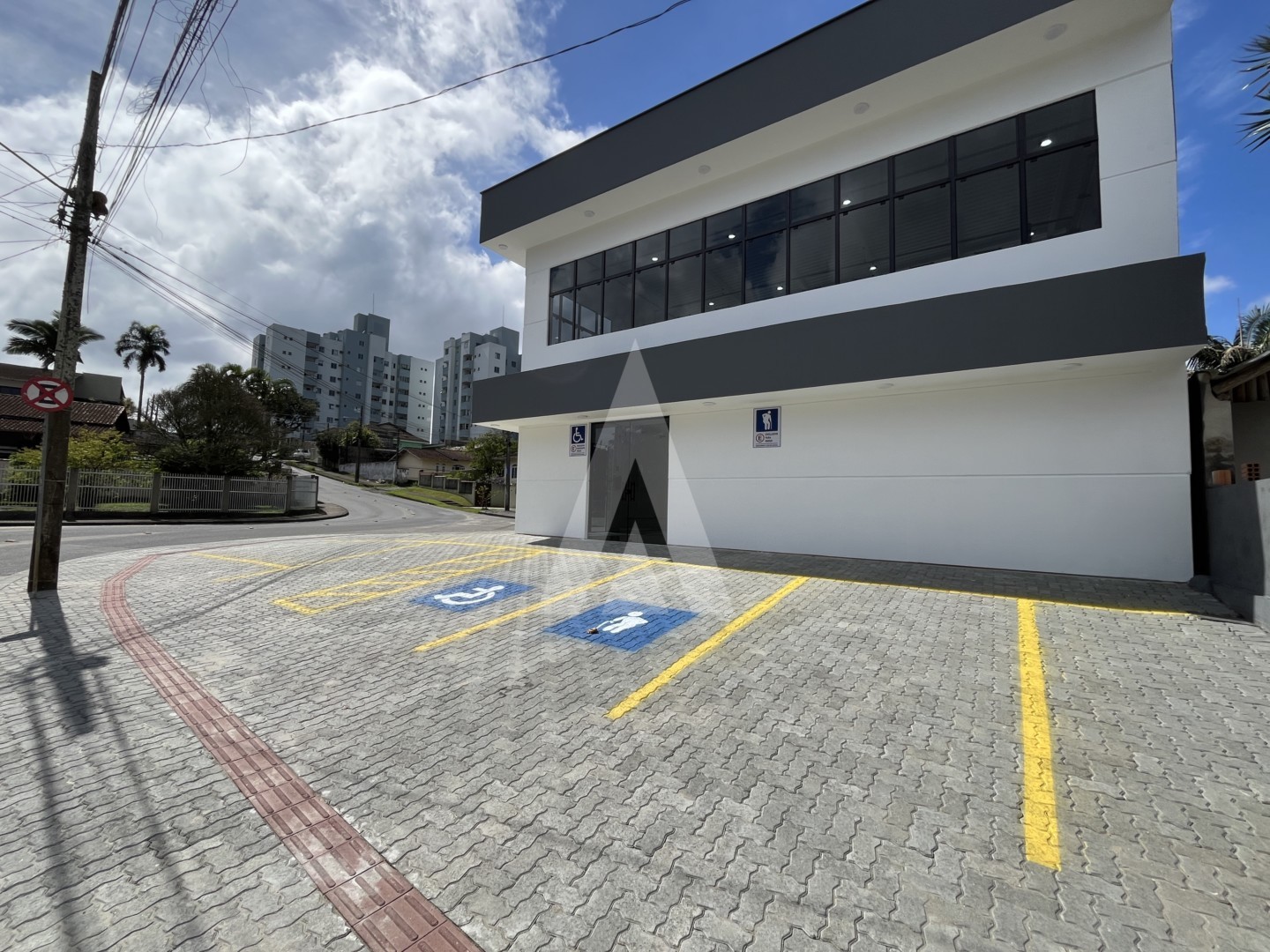 Imóvel comercial novo no bairro Iririu com 304,13 m — foto 7