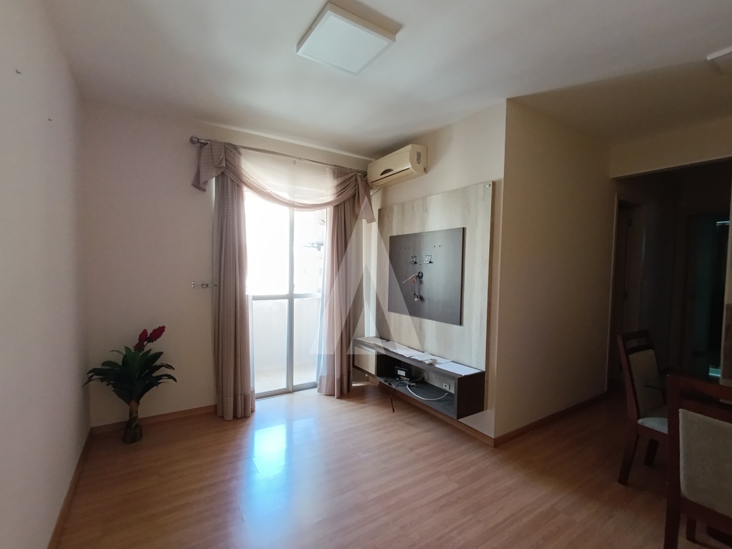 Apartamento mobiliado no bairro Saguaçu, com 2 quartos e 1 vaga de garagem coberta. — foto 5