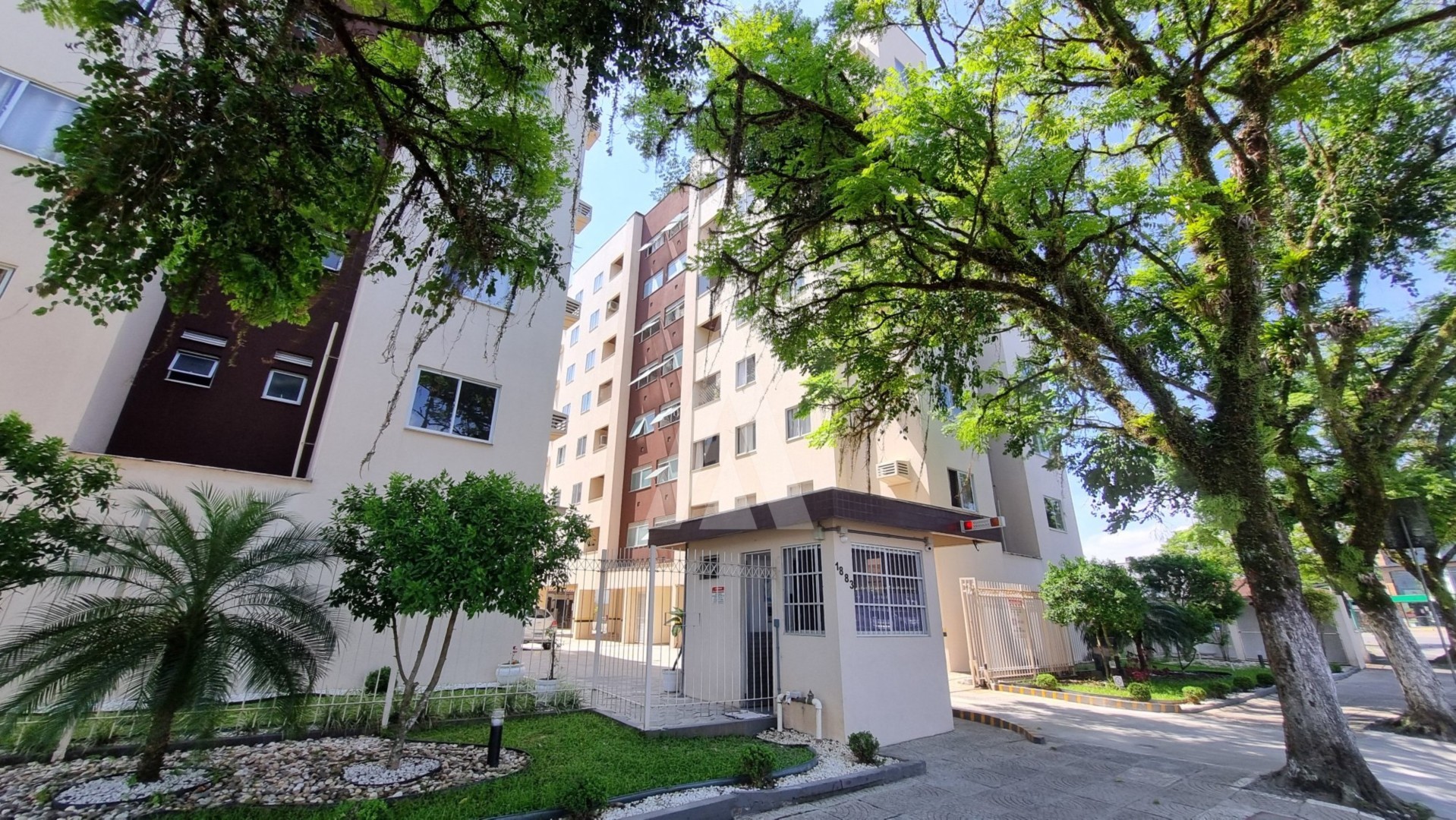 Apartamento mobiliado no bairro Saguaçu, com 2 quartos e 1 vaga de garagem coberta. - foto 1