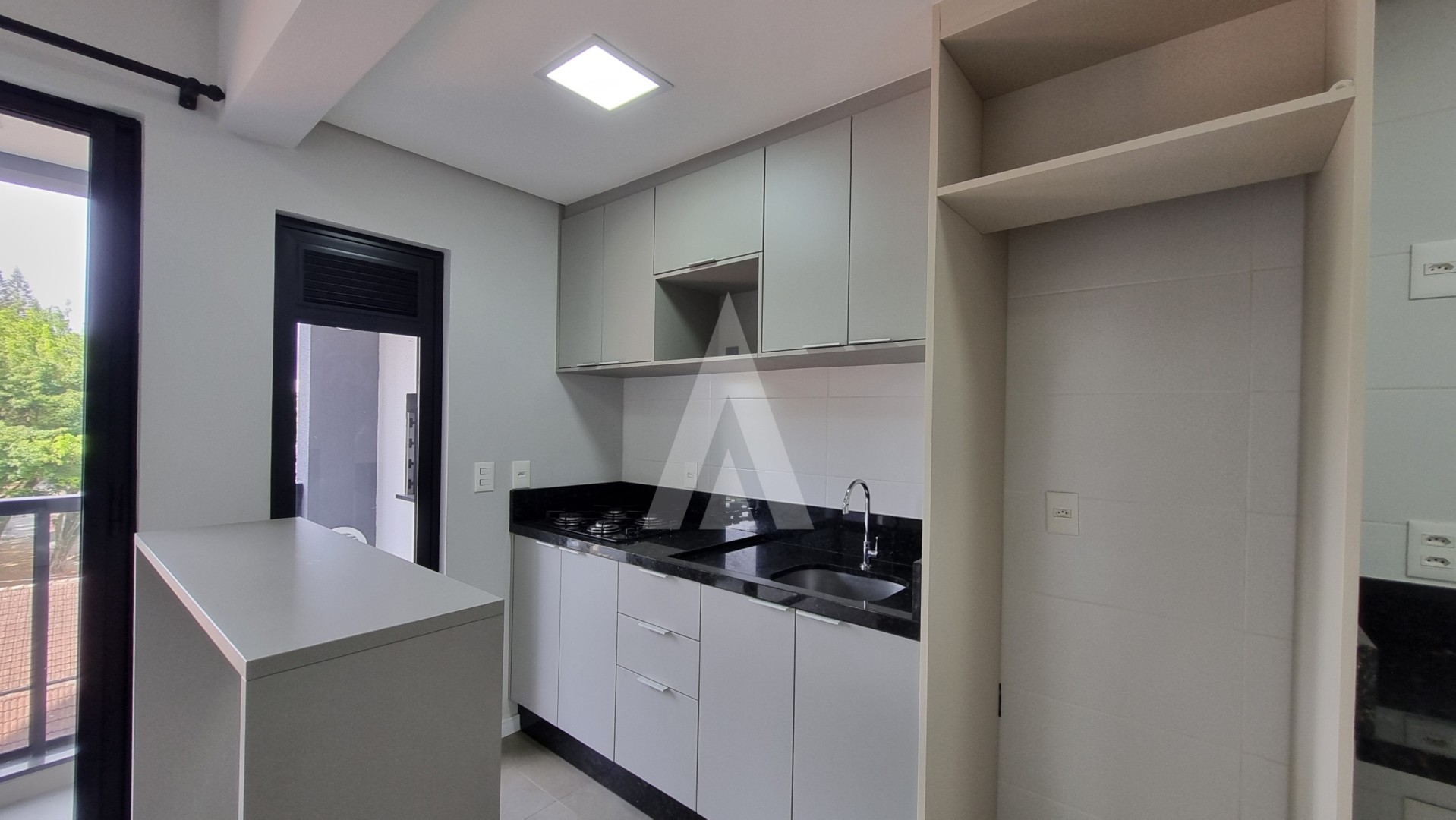 Apartamento com 2 quartos, sendo 1 suíte, sacada com churrasqueira e 1 vaga de garagem no bairro Anita garibaldi. — foto 6