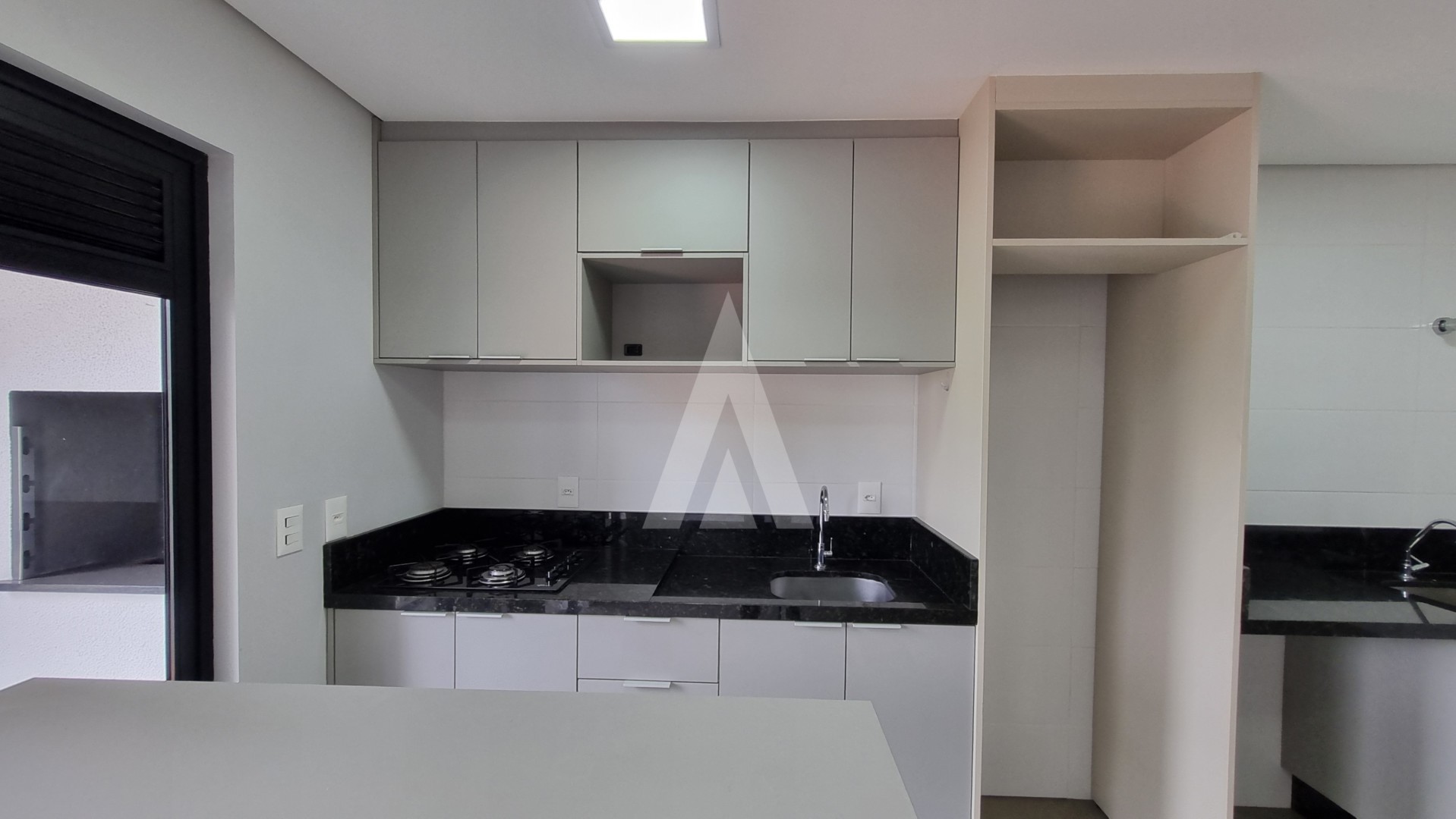 Apartamento com 2 quartos, sendo 1 suíte, sacada com churrasqueira e 1 vaga de garagem no bairro Anita garibaldi. — foto 7