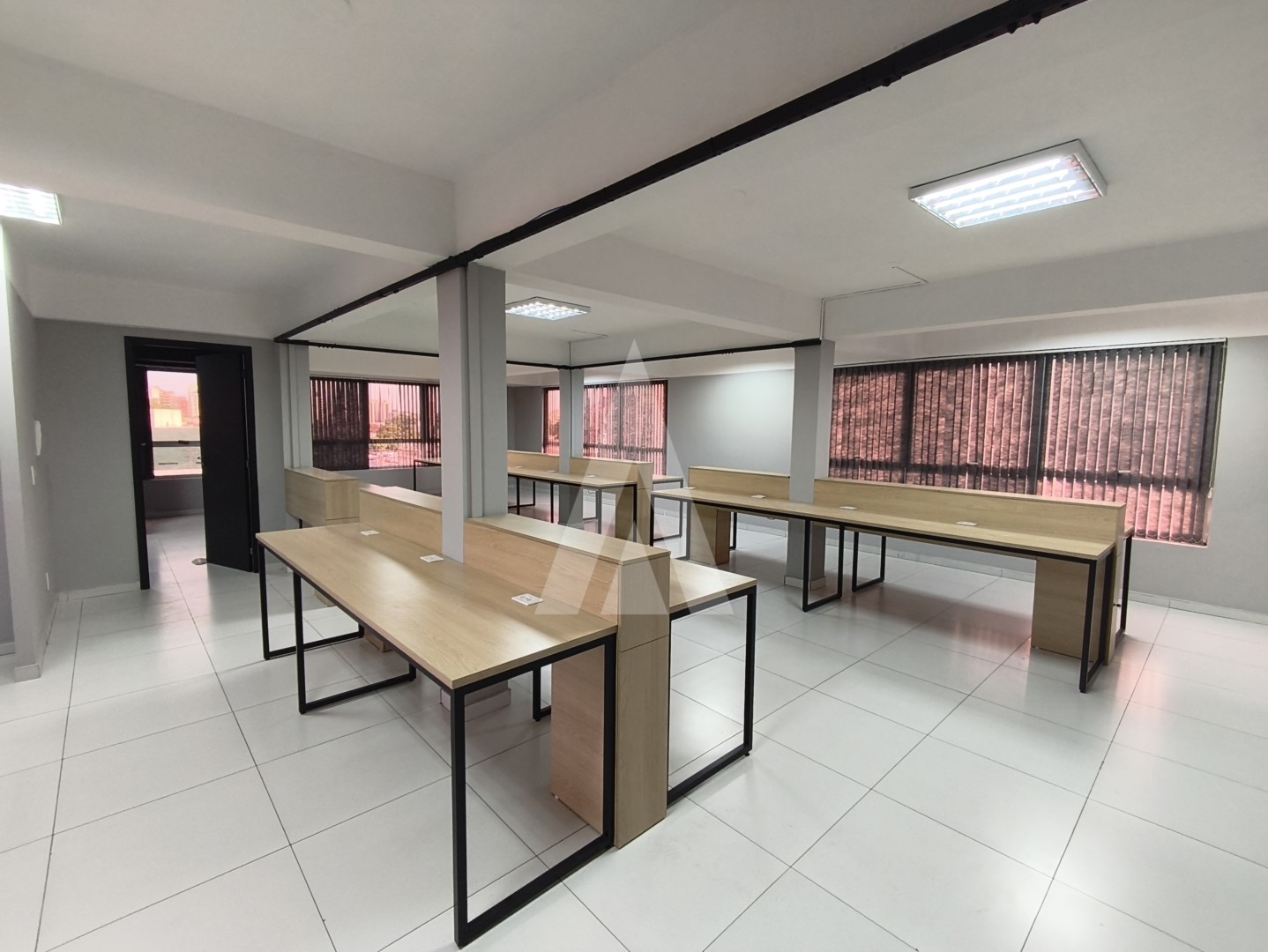 SALA COMERCIAL COM ESPAÇO AMPLO NO CENTRO DE JOINVILLE — foto 3