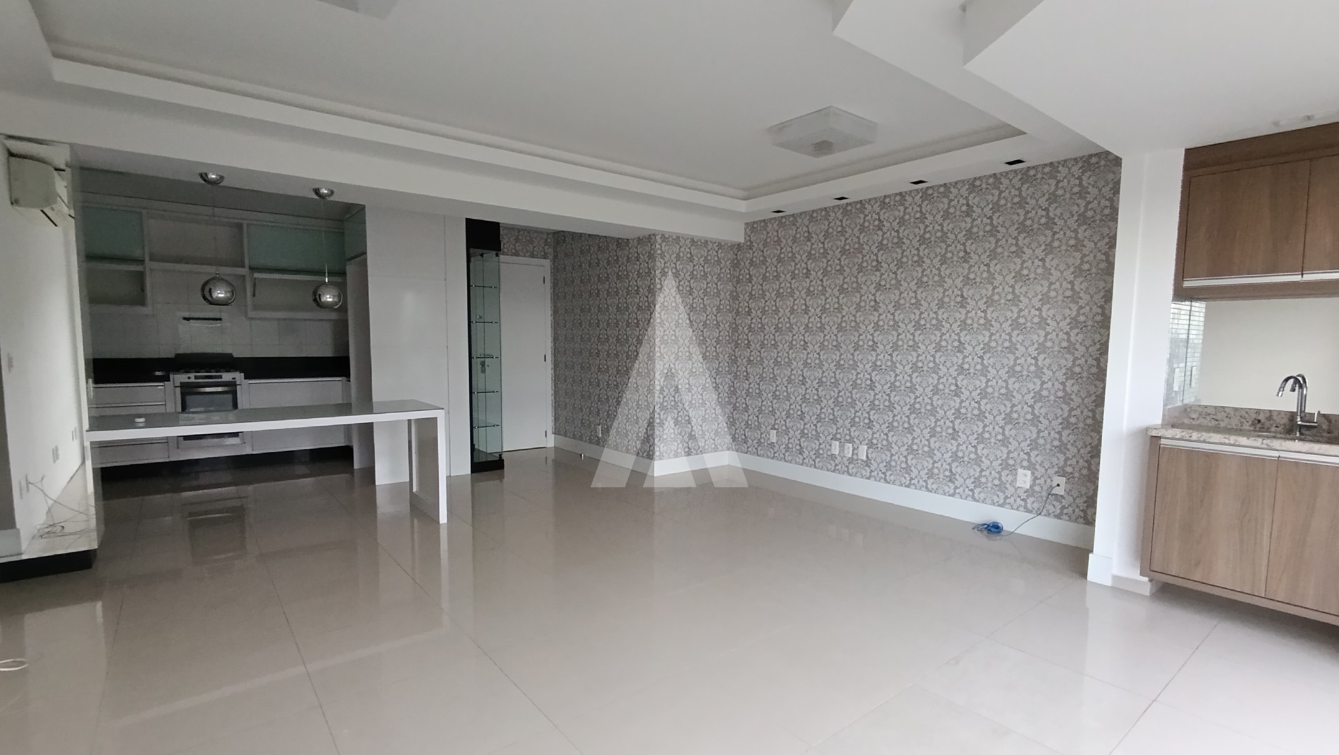 Apartamento semi mobiliado localizado no bairro Atiradores, com 3 quartos sendo 1 suite, e 2 vagas de garagem. — foto 3