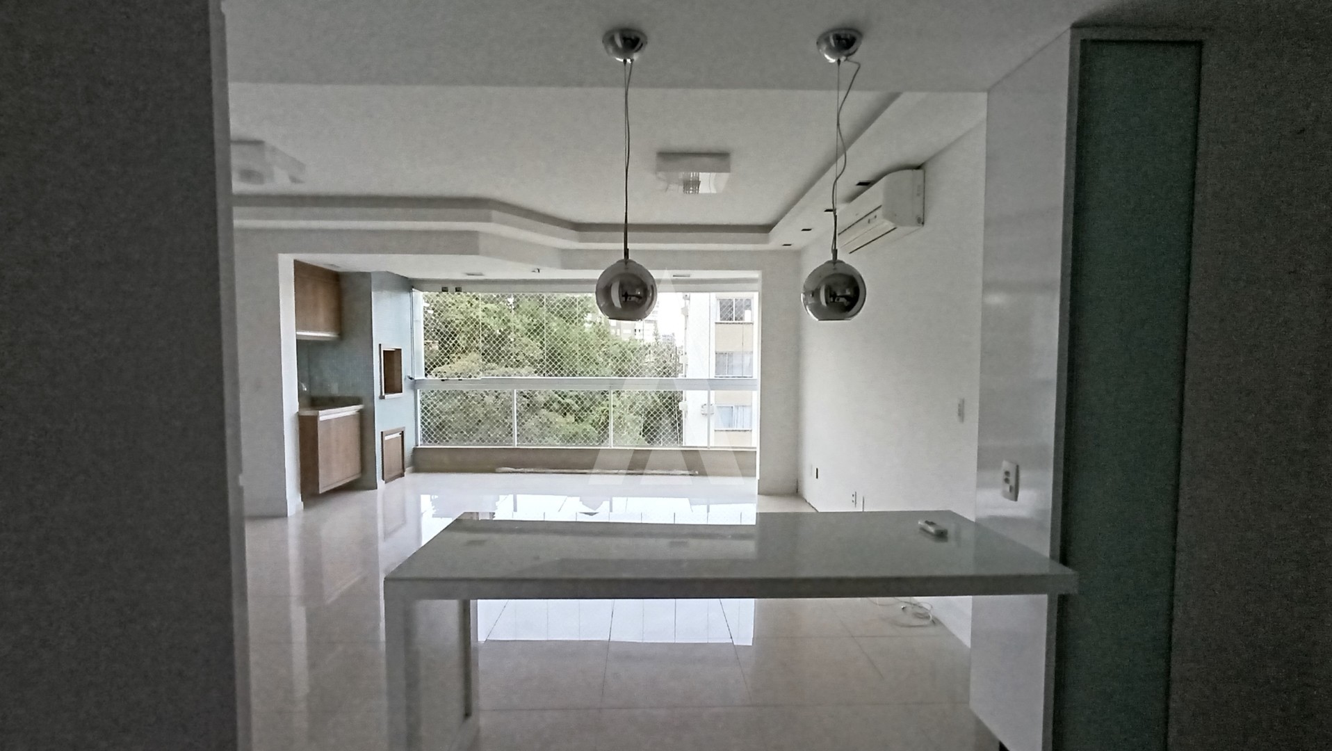 Apartamento semi mobiliado localizado no bairro Atiradores, com 3 quartos sendo 1 suite, e 2 vagas de garagem. — foto 5