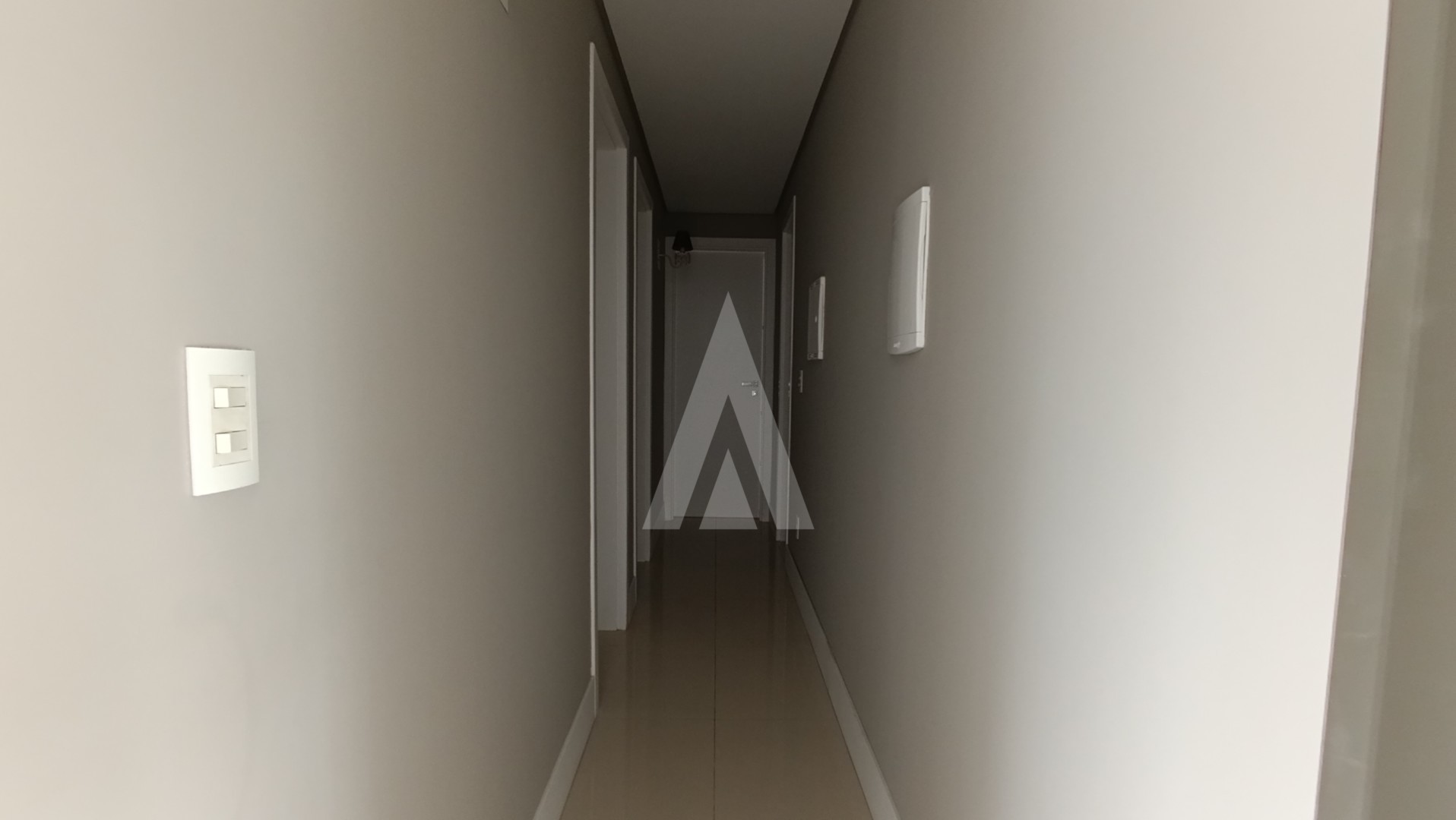 Apartamento semi mobiliado localizado no bairro Atiradores, com 3 quartos sendo 1 suite, e 2 vagas de garagem. — foto 7