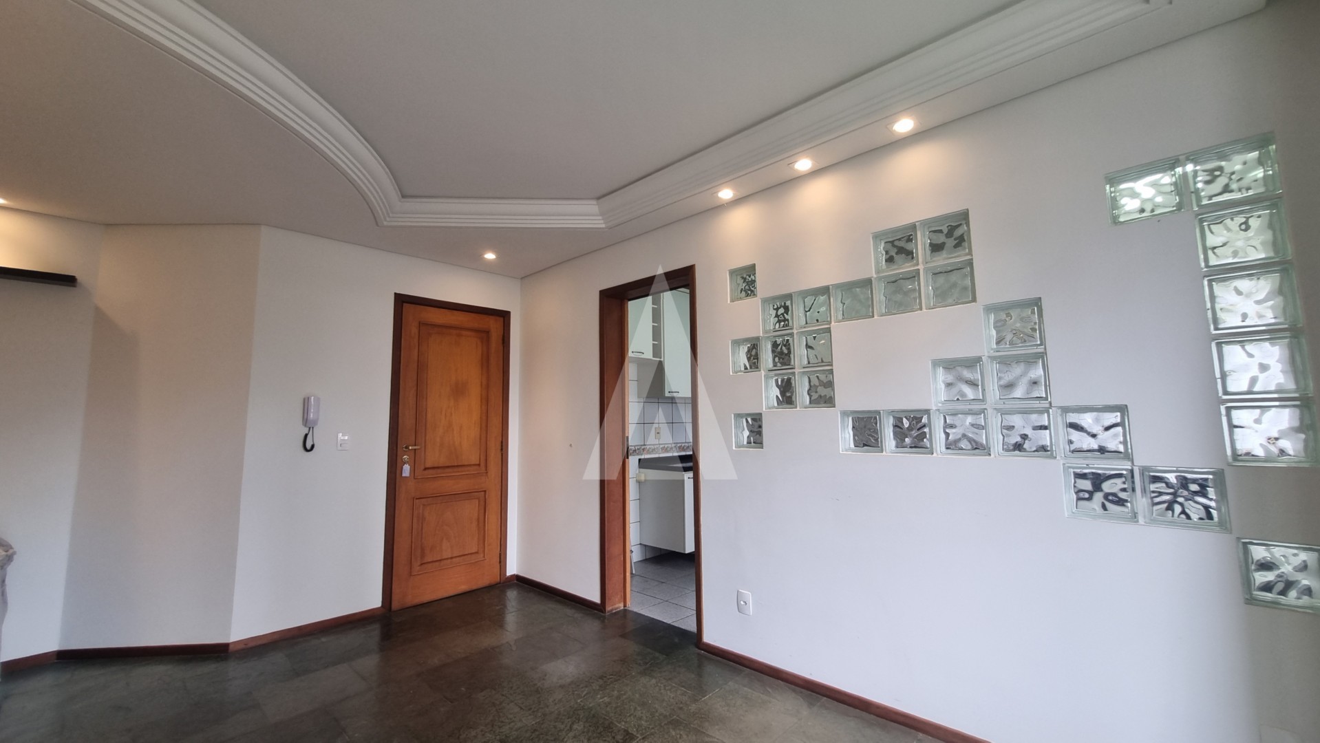 Apartamento com 2 quartos, sacada com churrasqueira, prédio com elevador e 1 vaga de garagem no Bairro América — foto 5