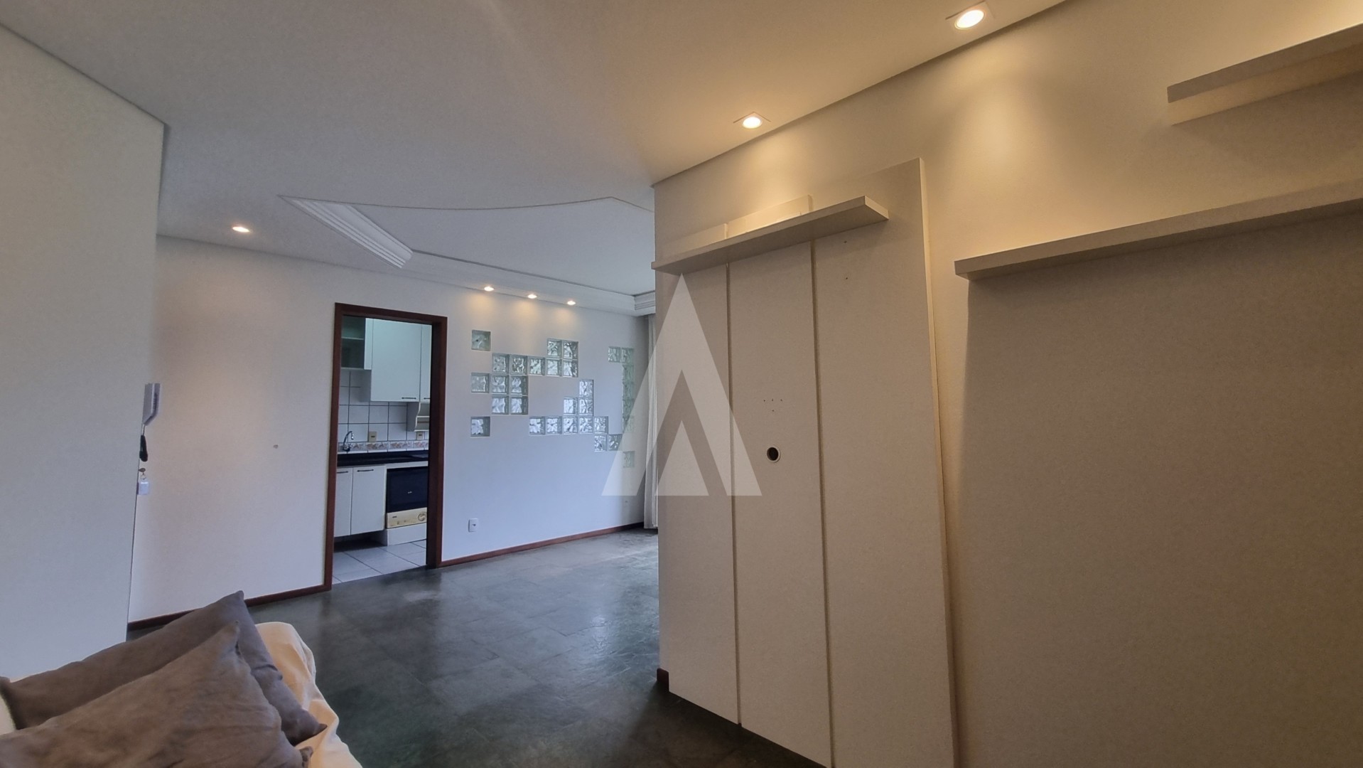 Apartamento com 2 quartos, sacada com churrasqueira, prédio com elevador e 1 vaga de garagem no Bairro América — foto 6