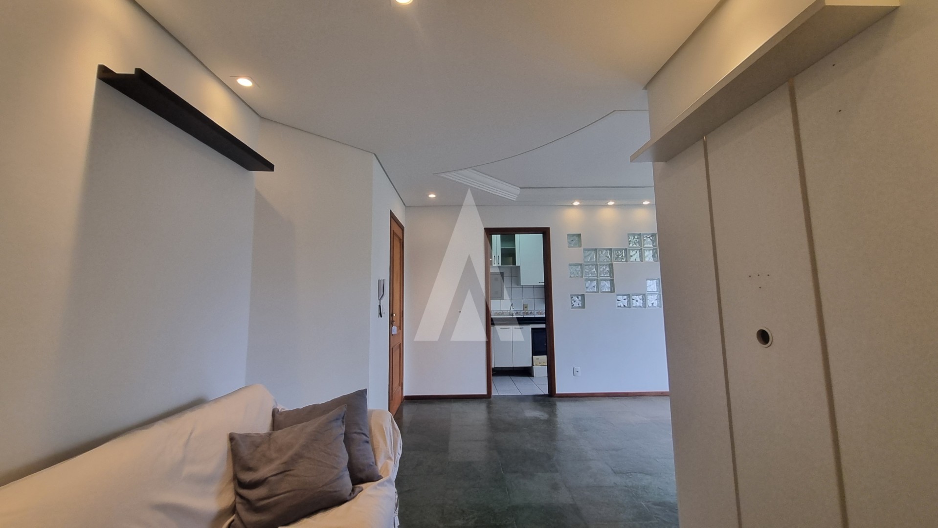 Apartamento com 2 quartos, sacada com churrasqueira, prédio com elevador e 1 vaga de garagem no Bairro América — foto 7