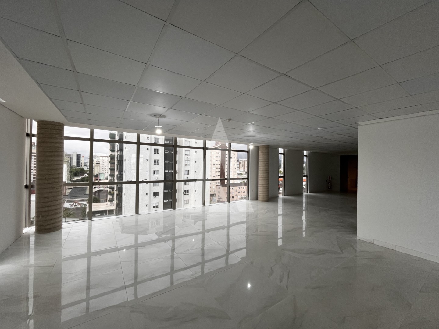 Imóvel comercial, sala ampla, localizado no bairro América em Joinville, com área de 231,94 m. — foto 7