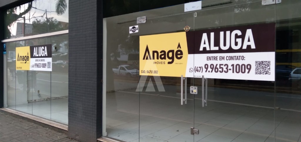 Loja composta por 1 sala e 1 lavabo, localizada no Centro de Joinville, com 111,53m, ótima visibilidade, situado em via de gra — foto 3