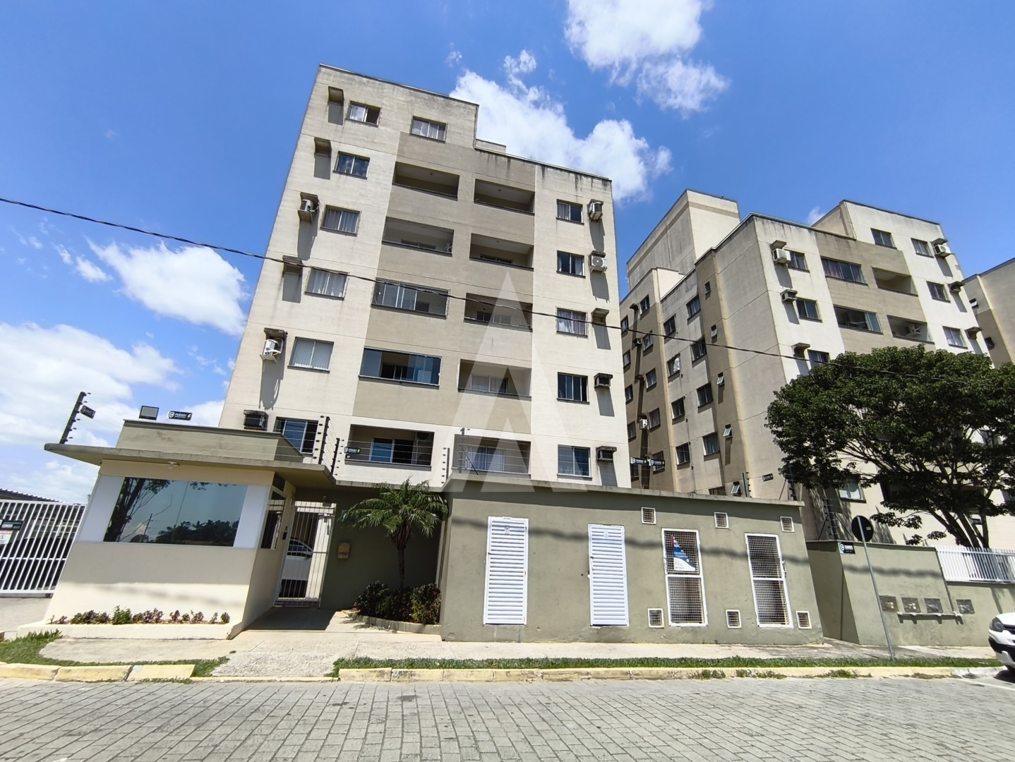 APARTAMENTO NO JARIVATUBA COM 02 QUARTOS, COZINHA COM ARMÁRIOS E COOKTOP - foto 1