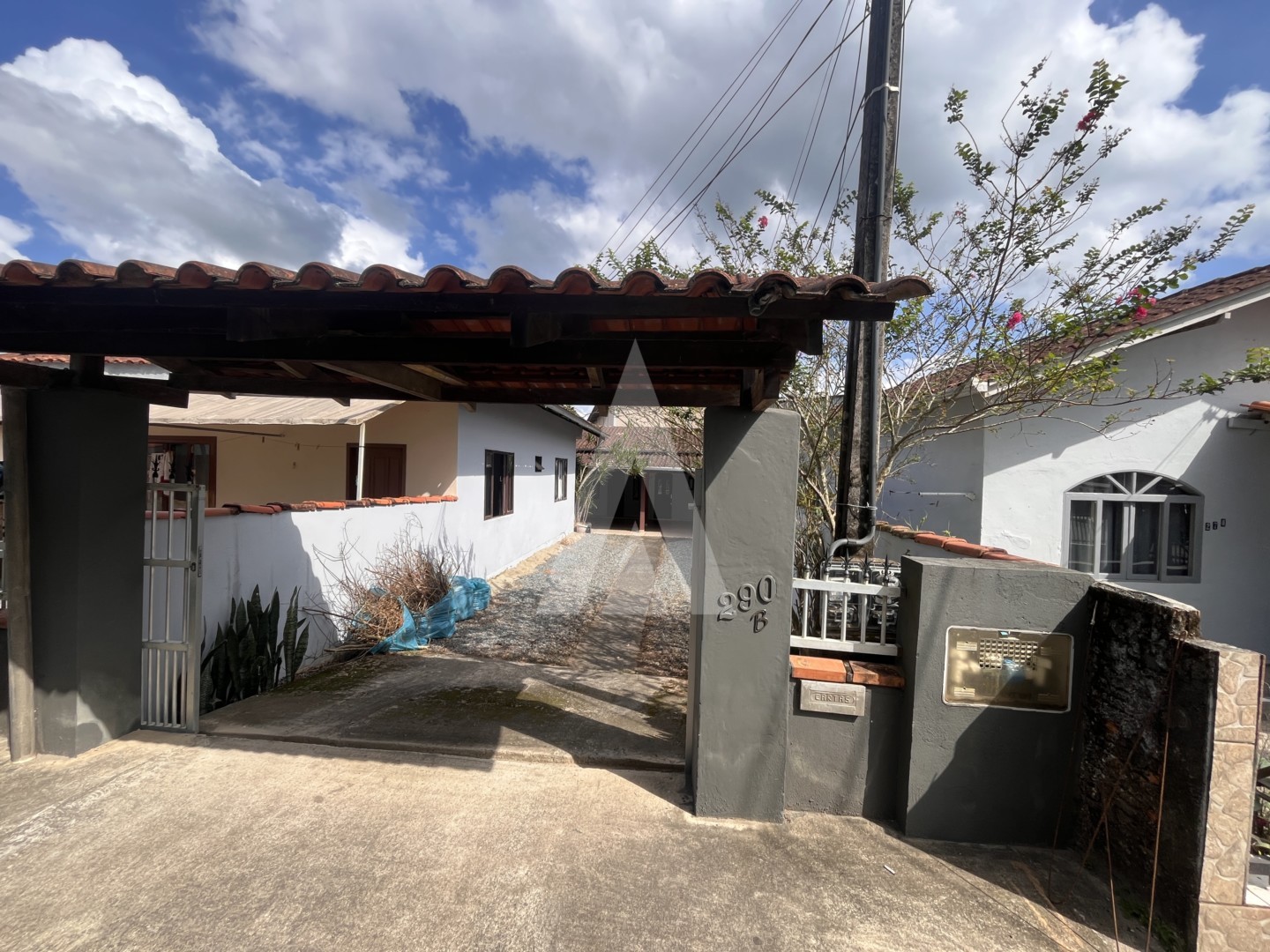 Casa Residencial com 5 quartos no bairro Santa Catarina - foto 1