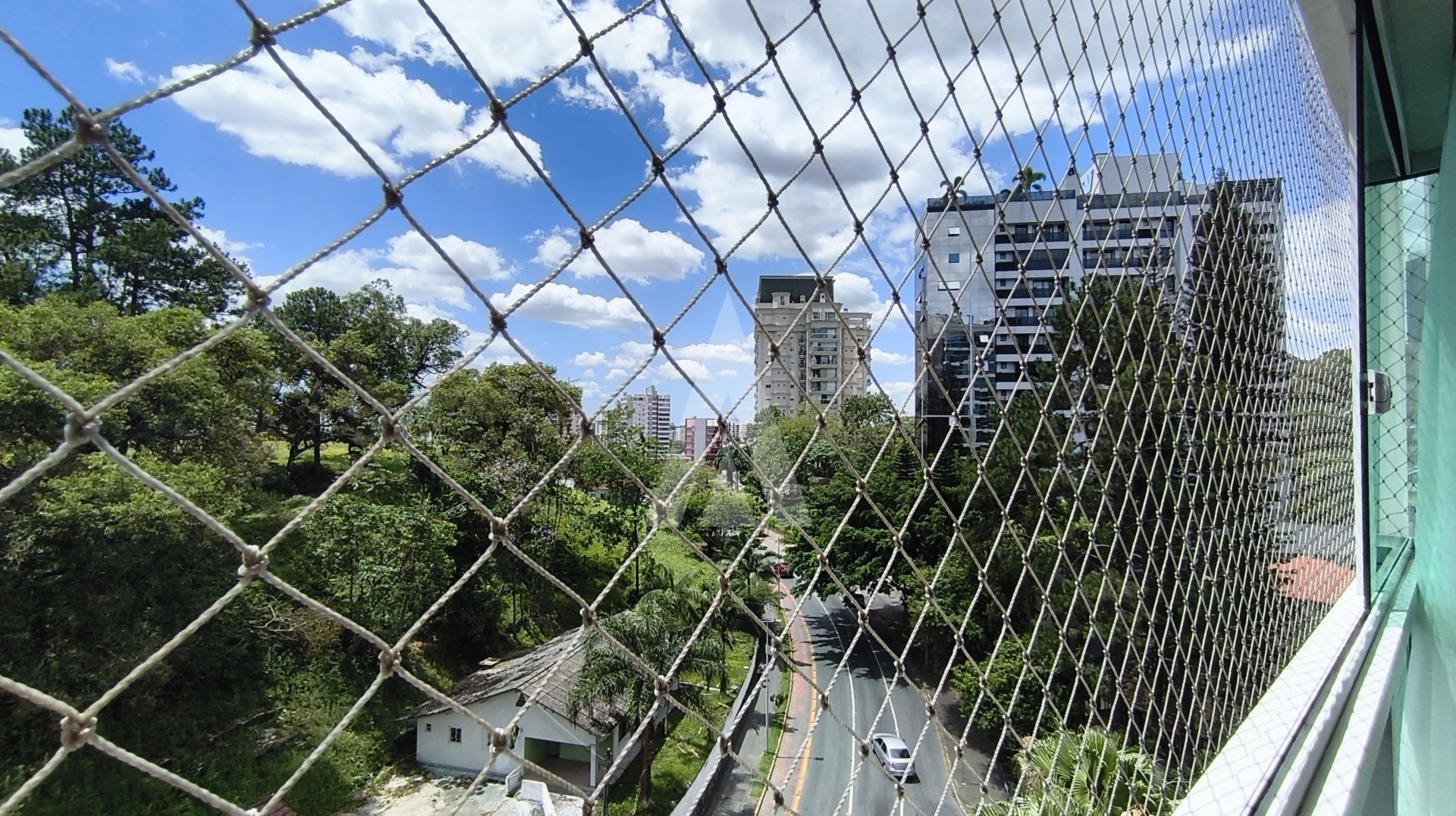 Apartamento no bairro Atiradores com 3 quartos, cozinha com armários, sacada, churrasqueira interna e vaga de garagem dupla. — foto 6