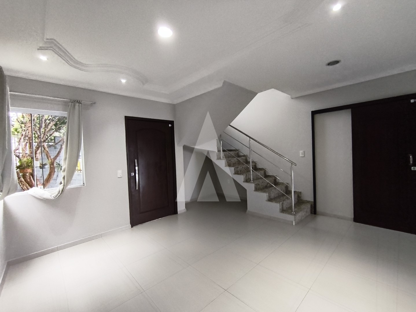 CASA NO COSTA E SILVA COM 04 QUARTOS SENDO 02 SUÍTES — foto 4