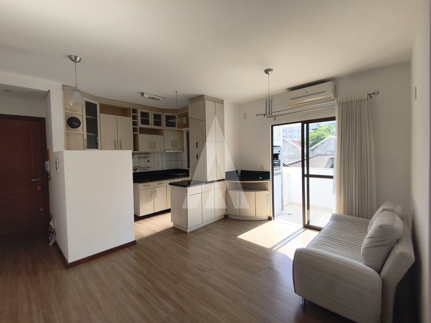 APARTAMENTO 02 DORMITÓRIOS, SEMIMOBILIADO, BUCAREIN — foto 4