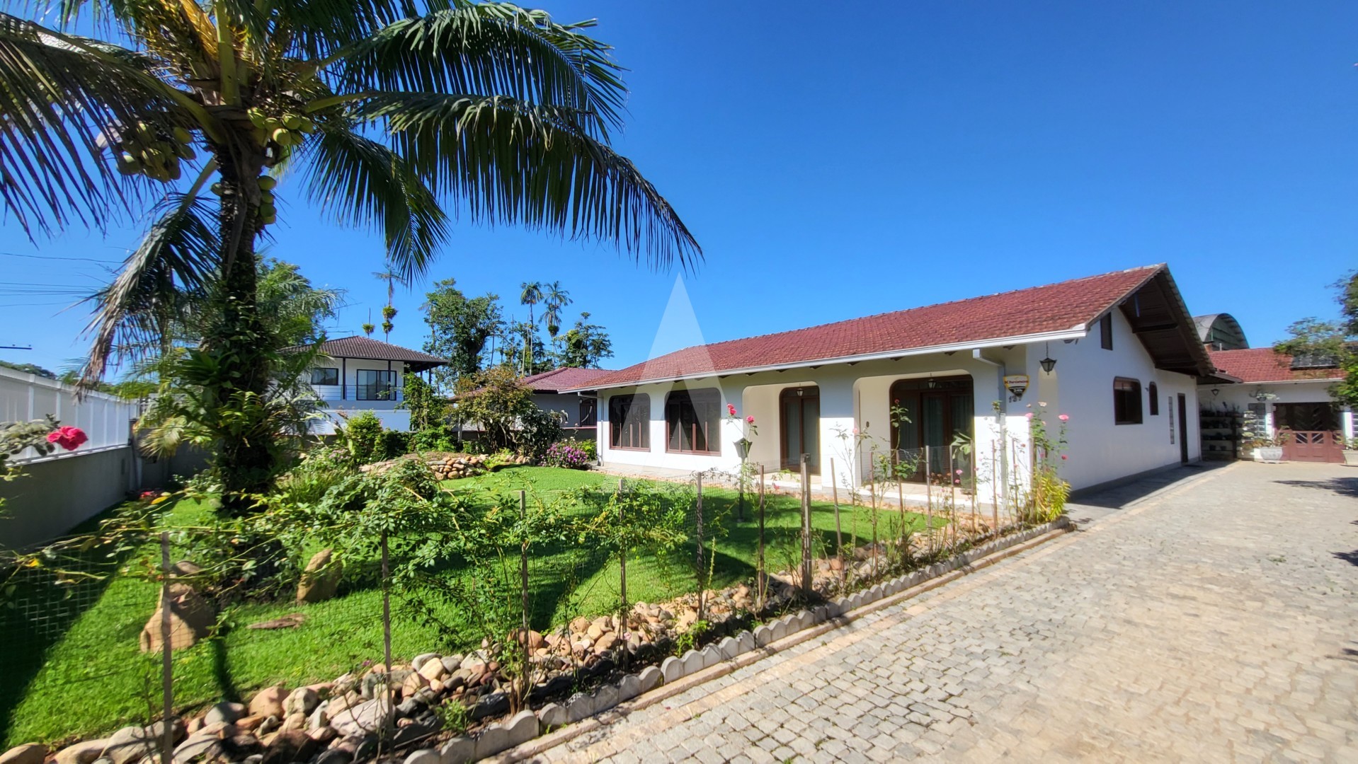 CASA MOBILIADA COM 4 QUARTOS, HIDRO, PISCINA,ÁREA DE FESTA NO BAIRRO VILA NOVA. - foto 1
