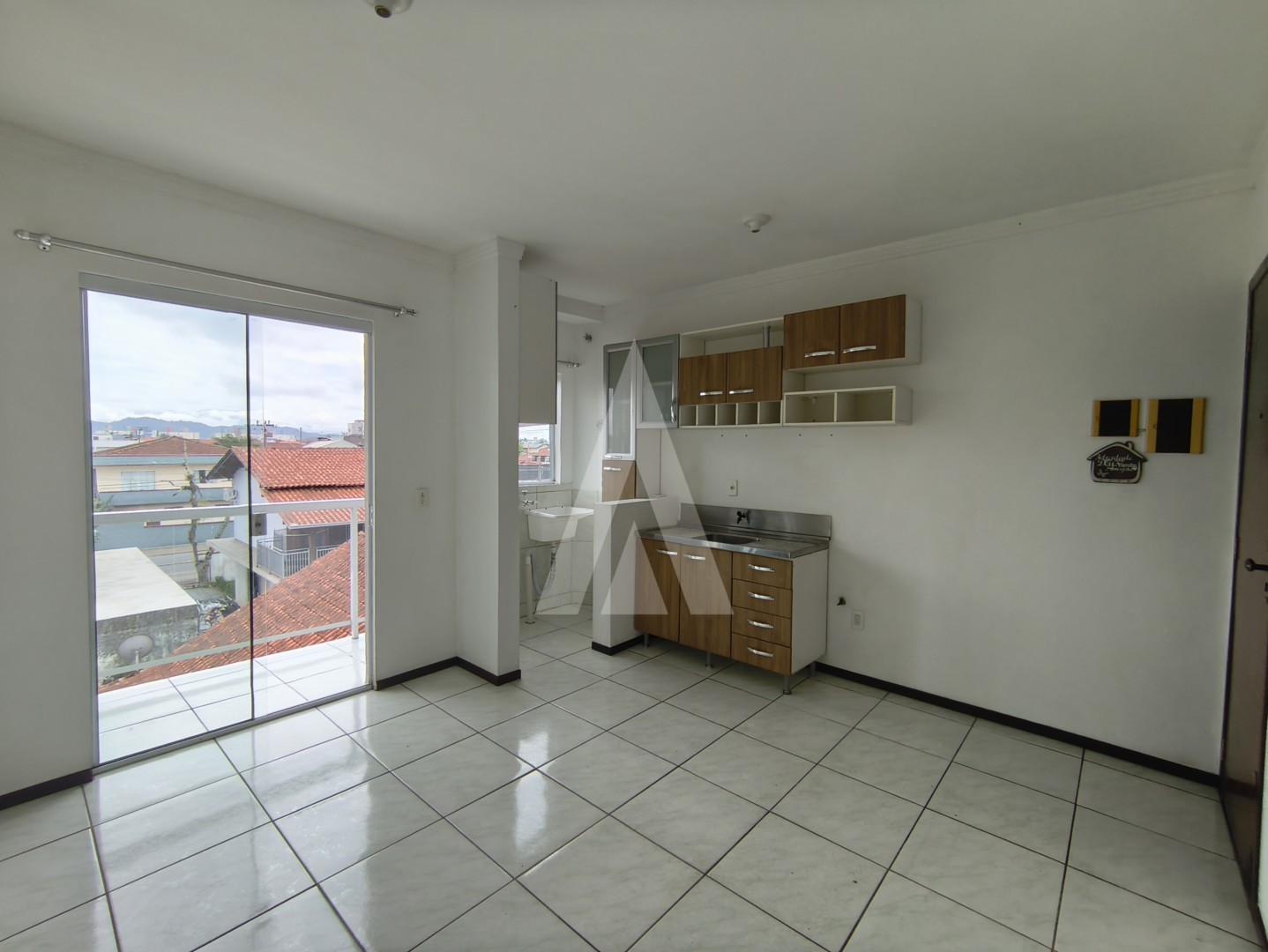 APARTAMENTO NO JARDIM IRIRIU COM 02 QUARTOS, SALA COM AR CONDICIONADO — foto 3