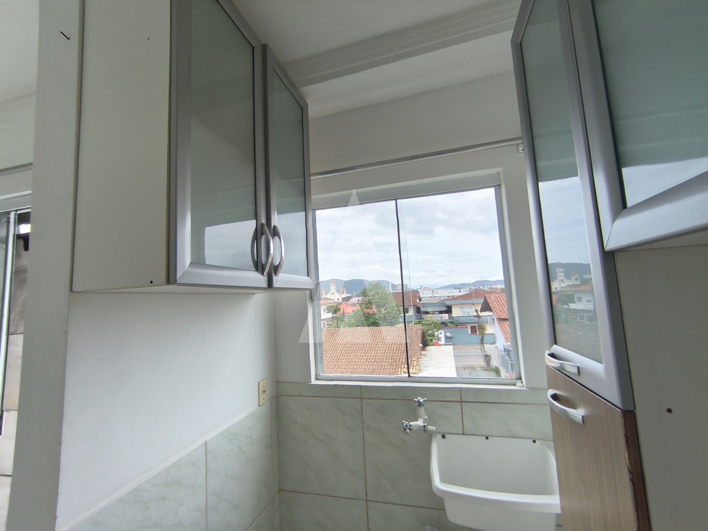 APARTAMENTO NO JARDIM IRIRIU COM 02 QUARTOS, SALA COM AR CONDICIONADO — foto 7