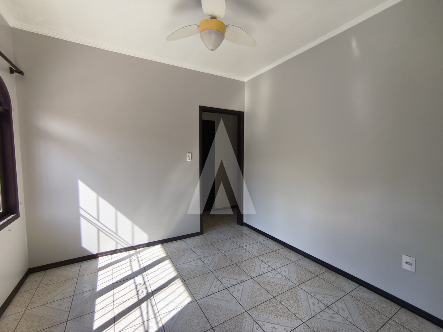 CASA AMPLA NO VILA NOVA COM 03 QUARTOS SENDO 01 SUÍTE — foto 3